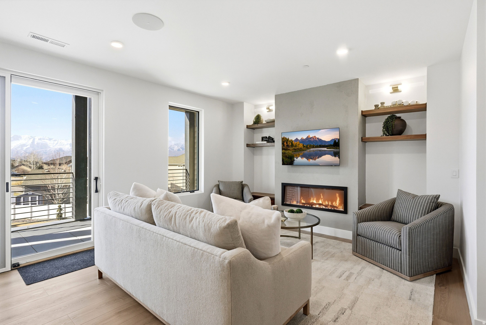 MOUNTAIN VIEW COMMON - Residential