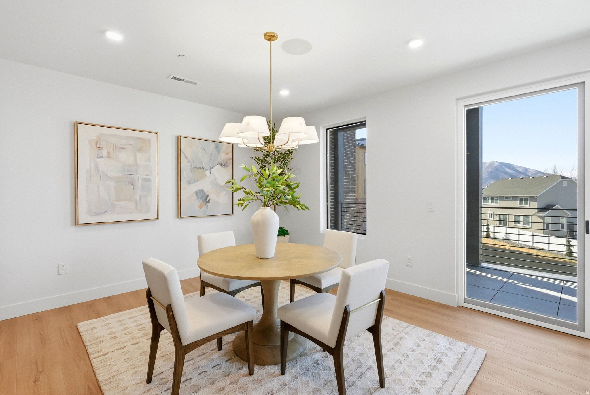MOUNTAIN VIEW COMMON - Residential