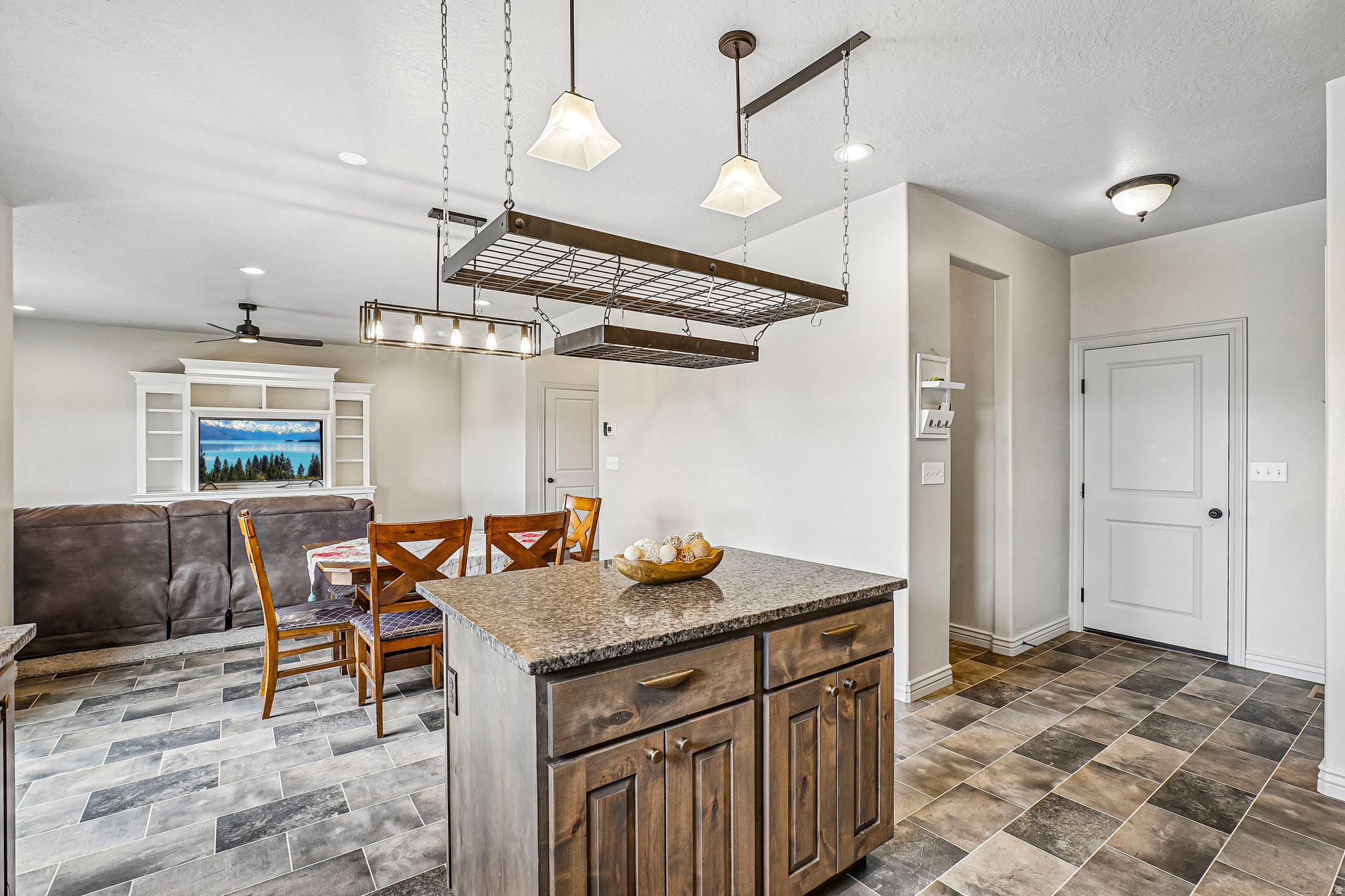HOLLOW ESTATES - Residential