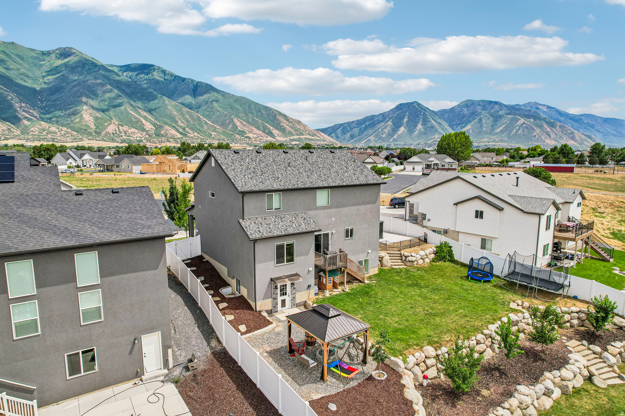HOLLOW ESTATES - Residential