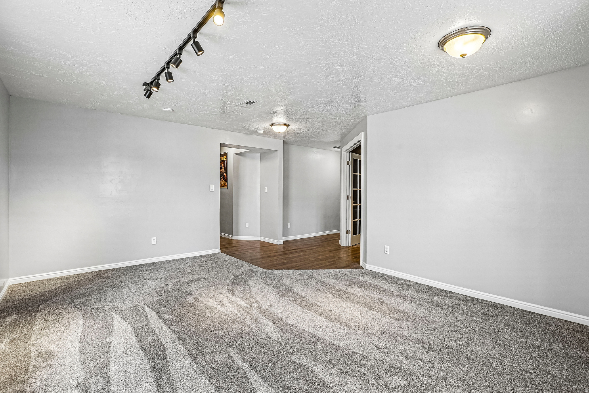 HOLLOW ESTATES - Residential