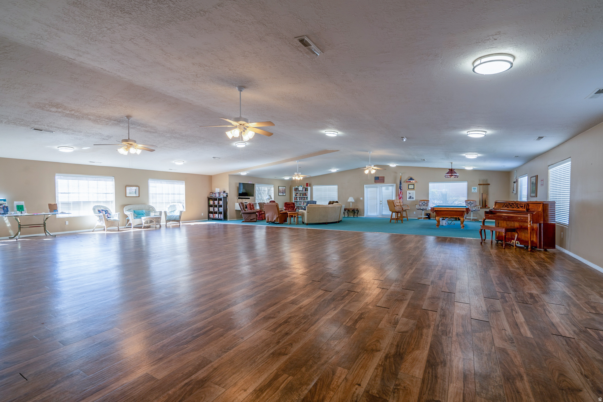 PADRE LAKES TH - Residential