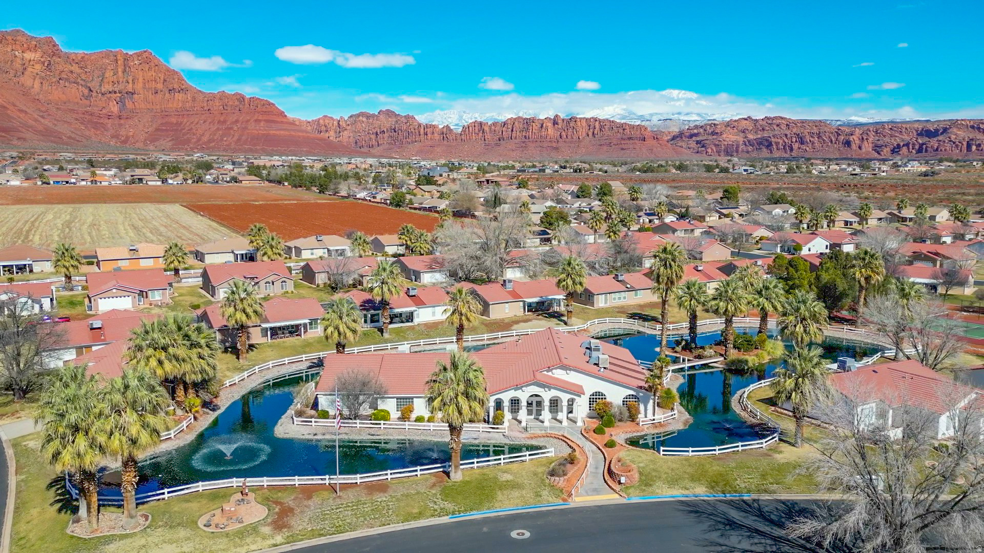 PADRE LAKES TH - Residential