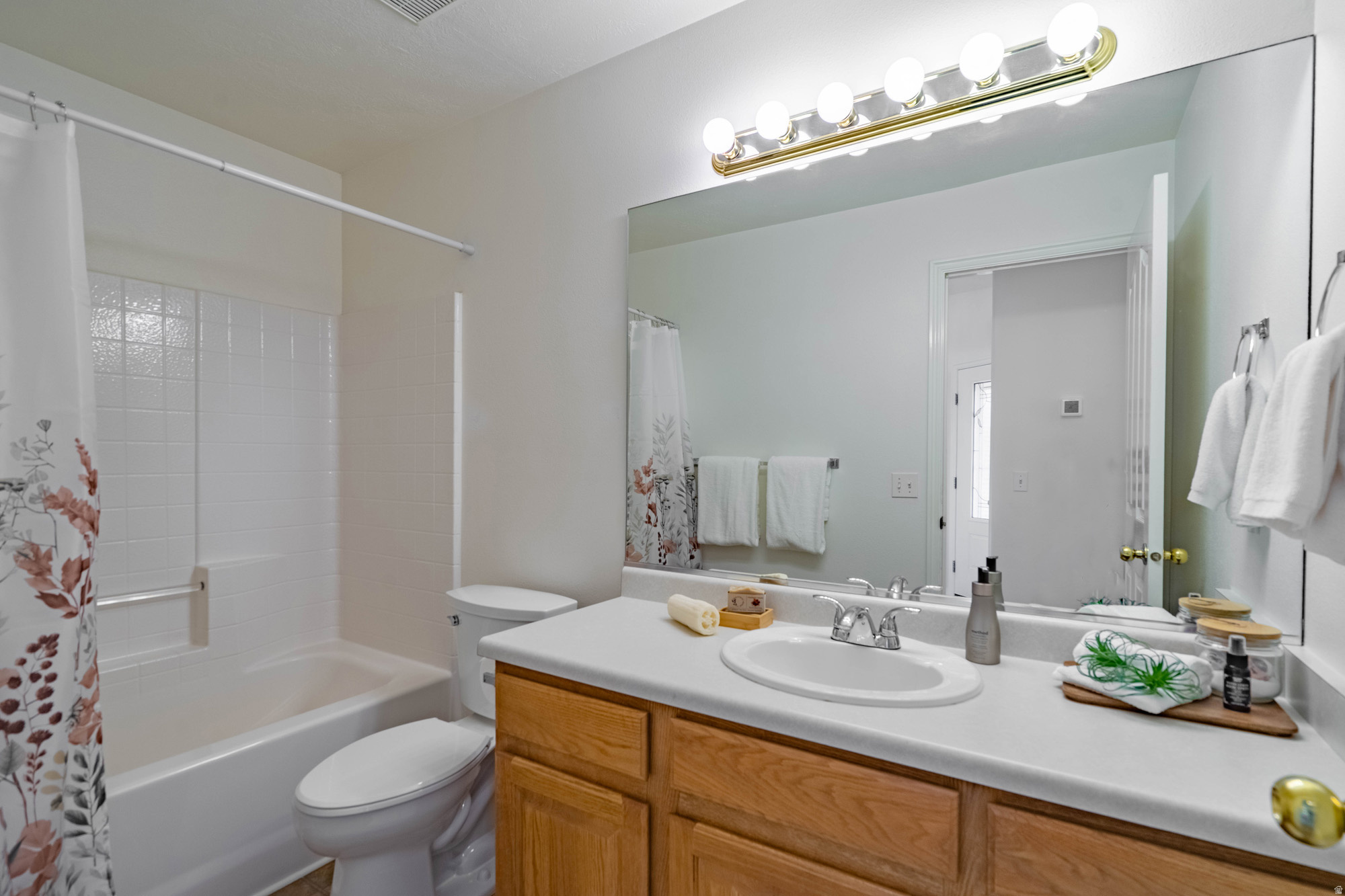 PADRE LAKES TH - Residential