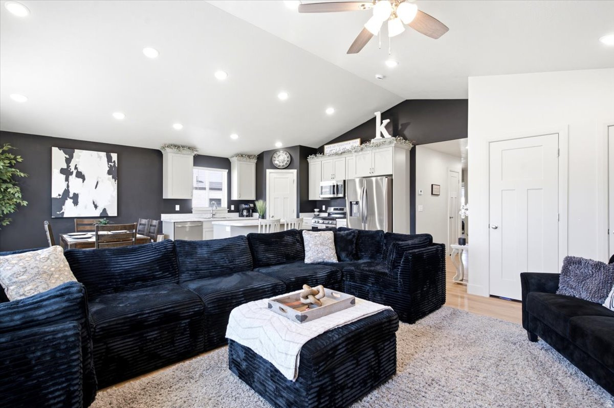 ASHLEE MEADOWS - Residential