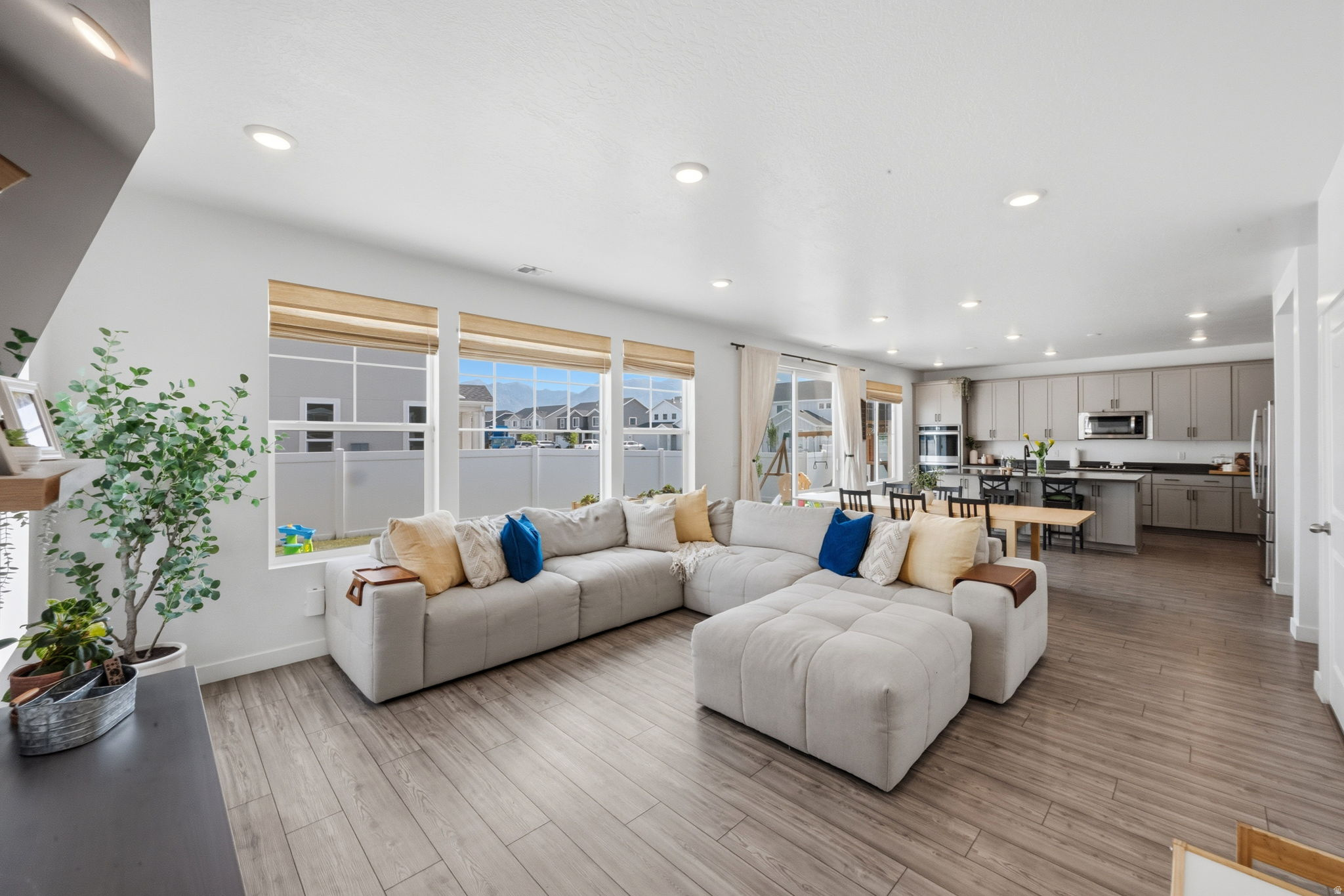 AF CROSSING - Residential