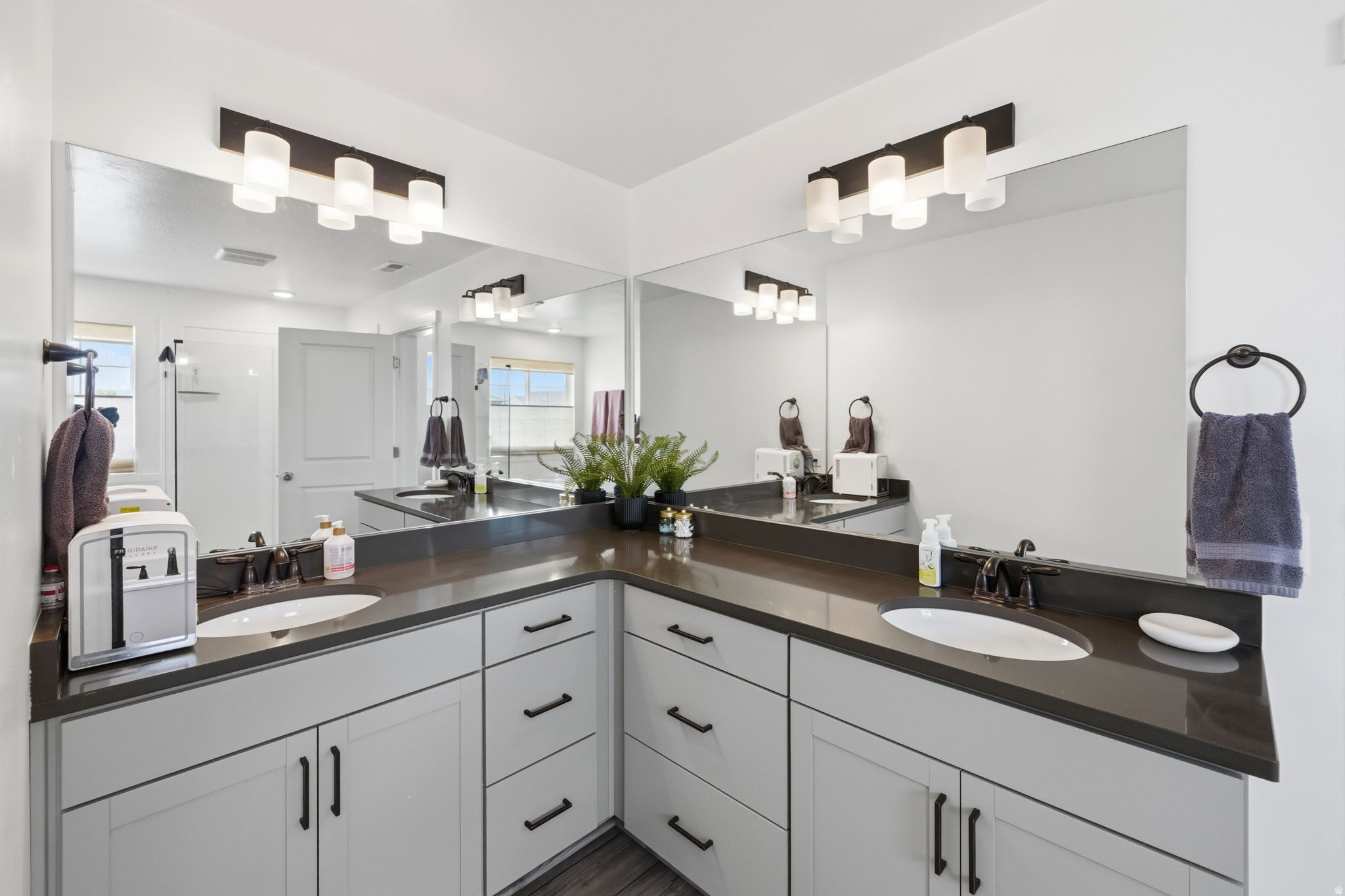 AF CROSSING - Residential