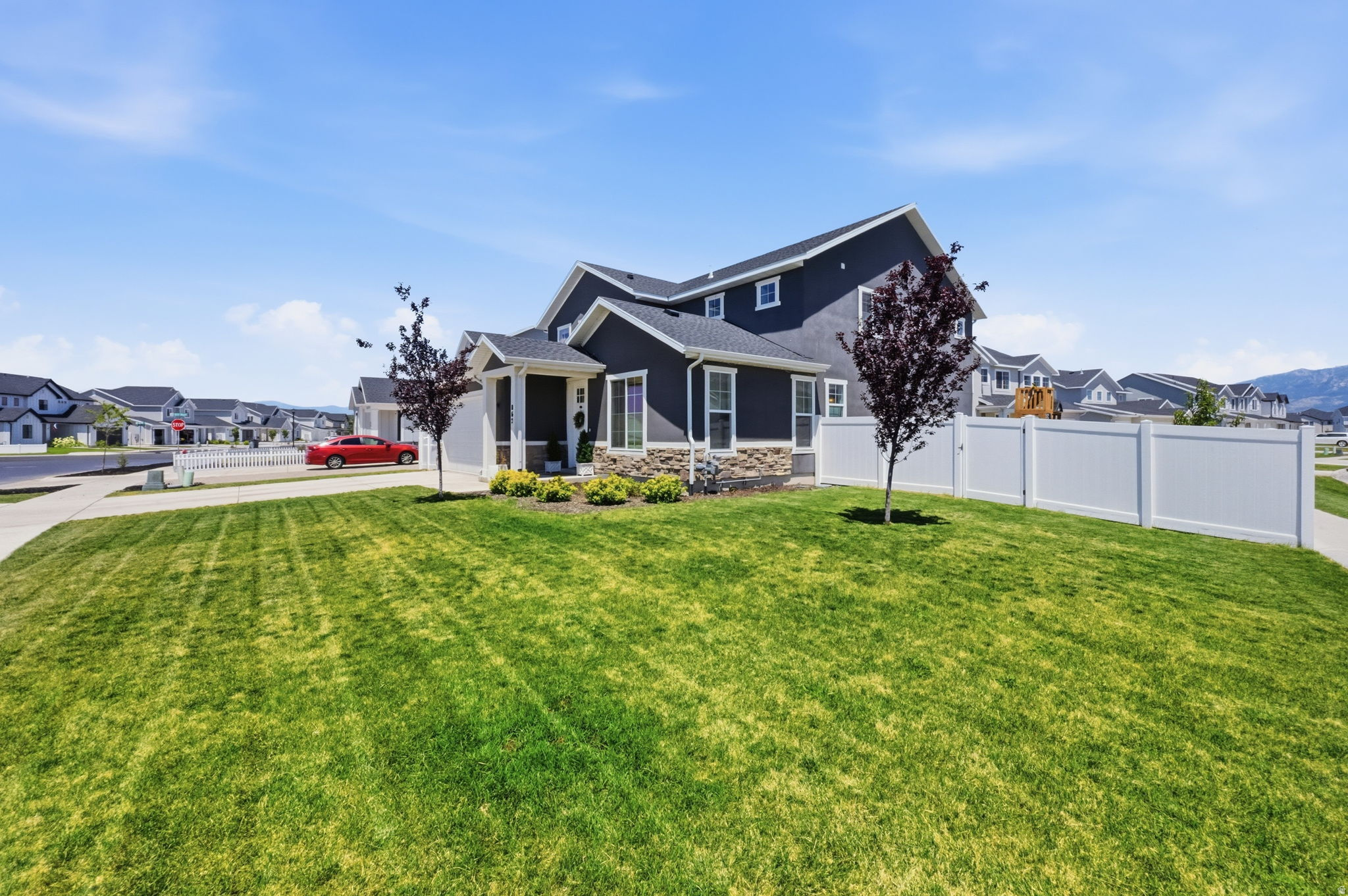 AF CROSSING - Residential