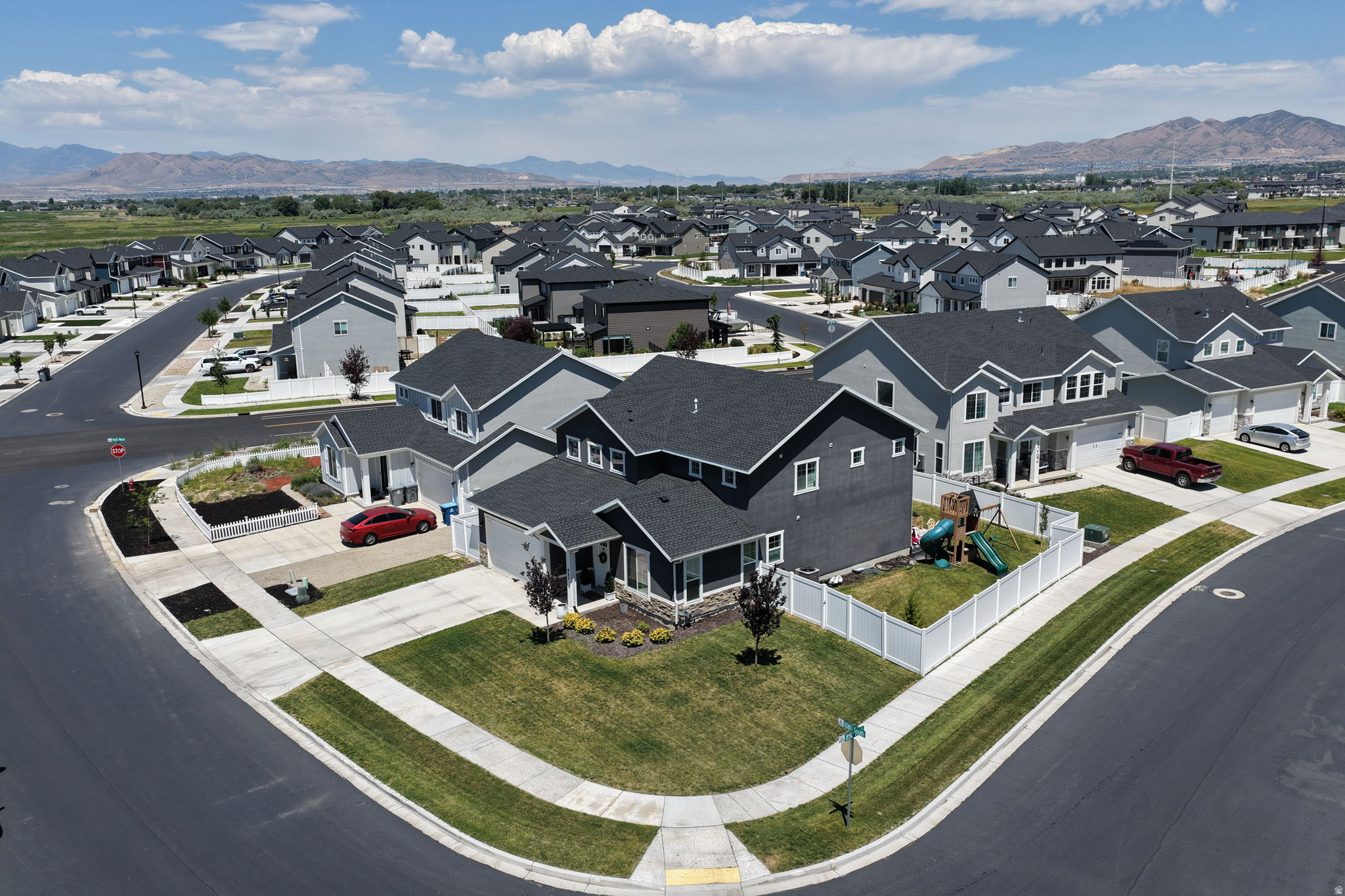 AF CROSSING - Residential