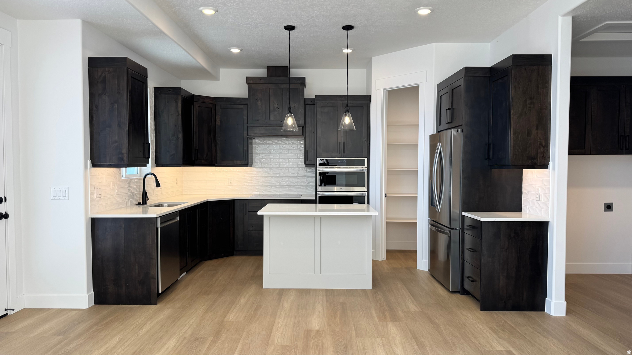 COWBOY ESTATES - Residential