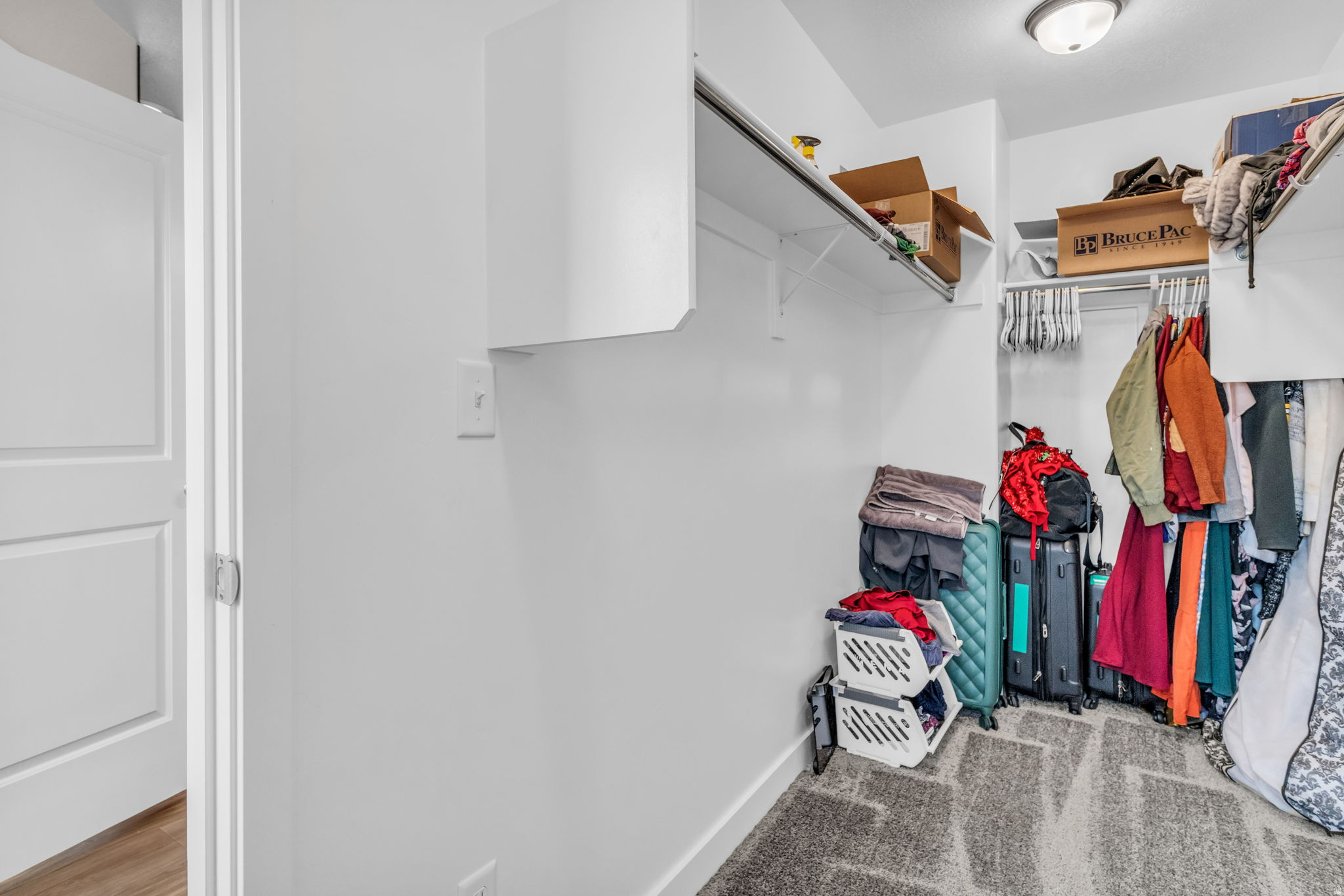 CREEKSIDE AT SHORELINE - Residential