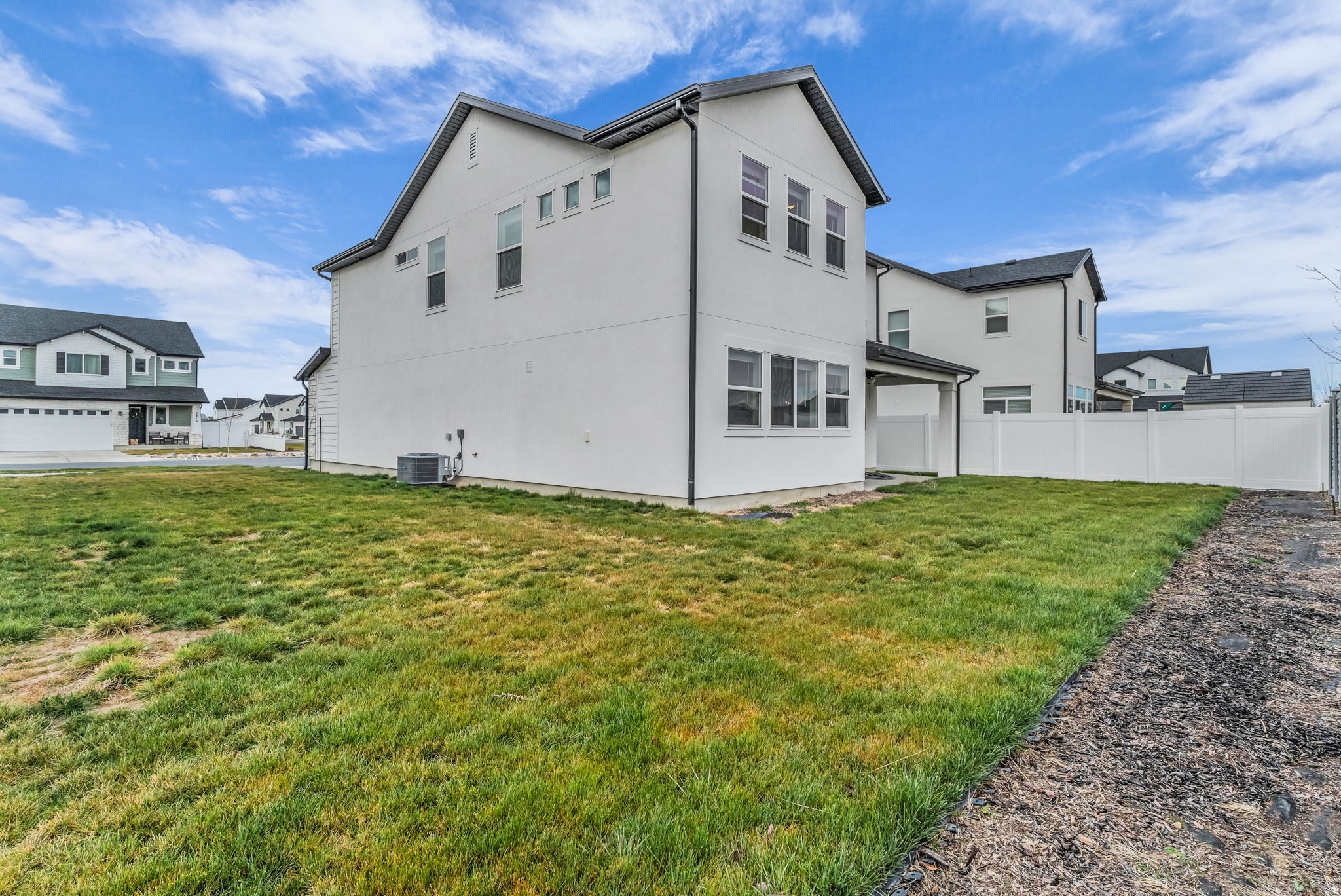 CREEKSIDE AT SHORELINE - Residential