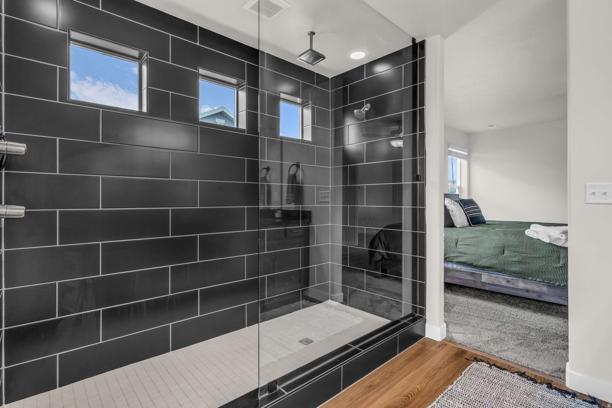 CREEKSIDE AT SHORELINE - Residential