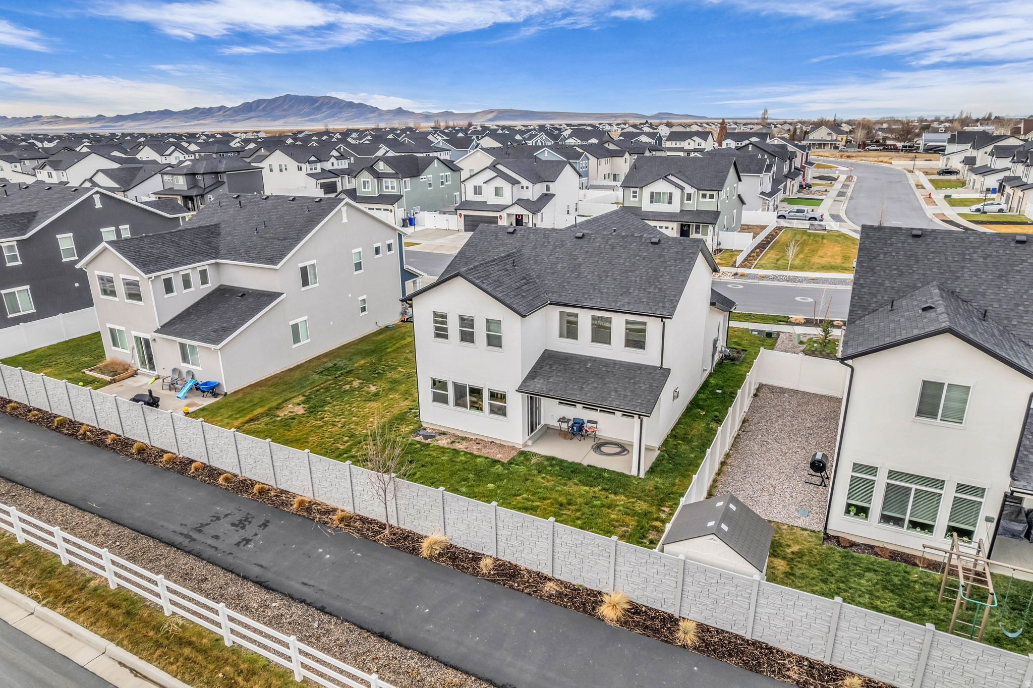 CREEKSIDE AT SHORELINE - Residential