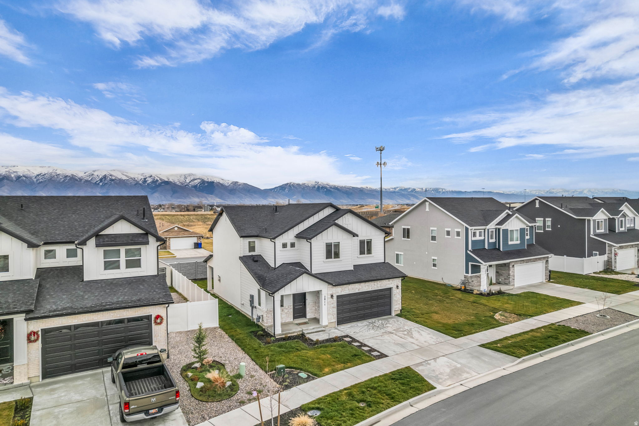 CREEKSIDE AT SHORELINE - Residential