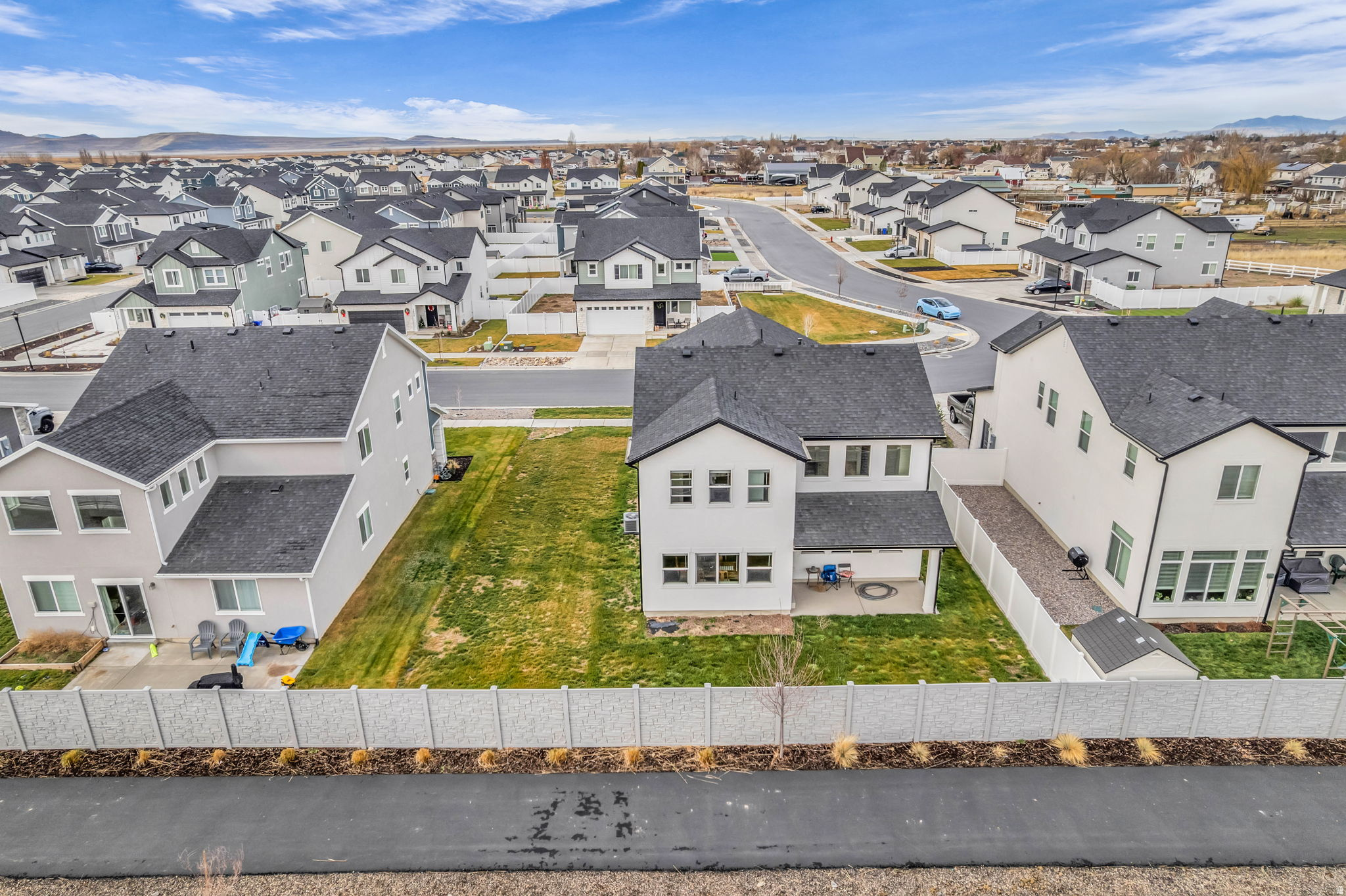 CREEKSIDE AT SHORELINE - Residential