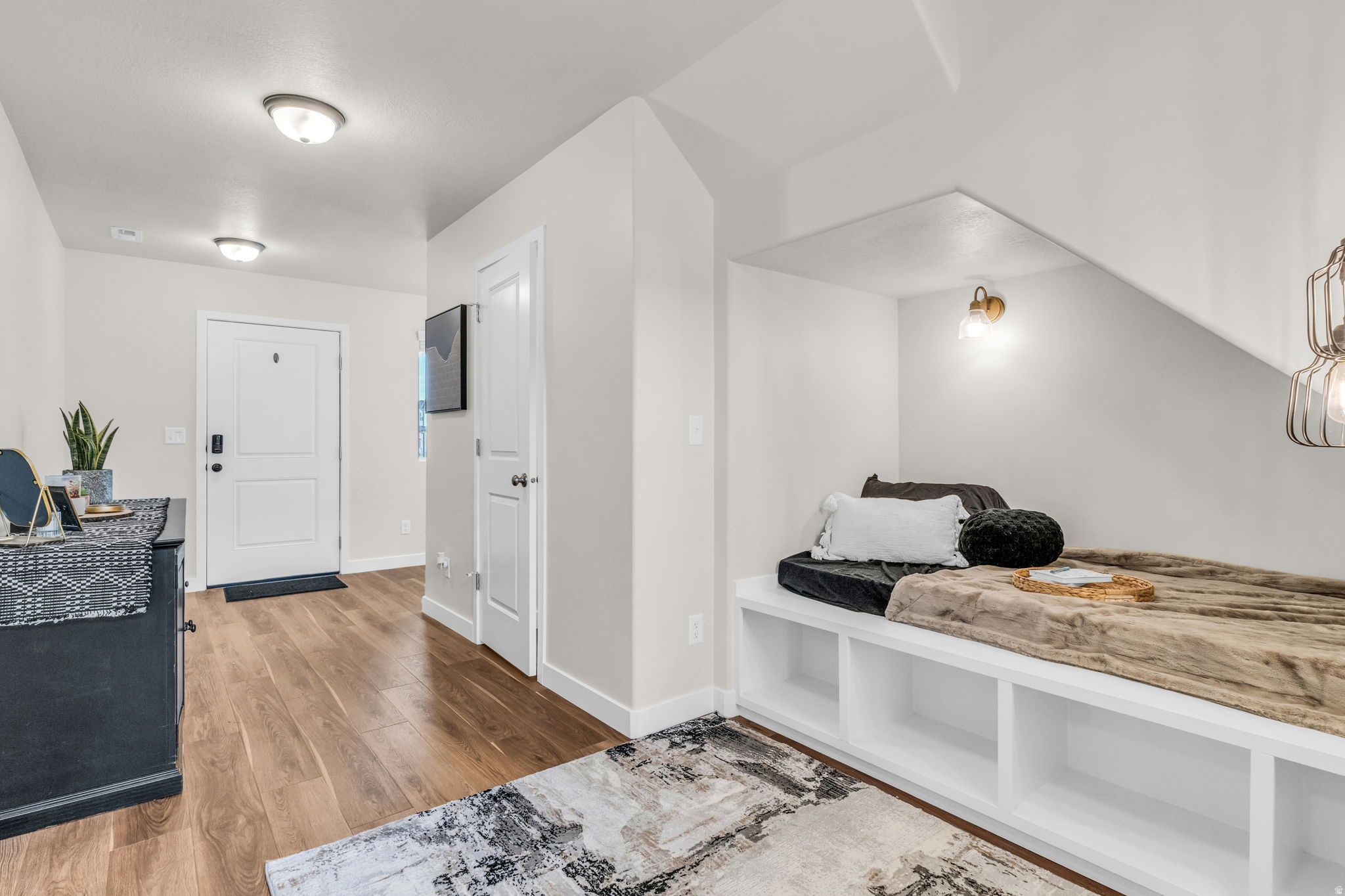 CREEKSIDE AT SHORELINE - Residential