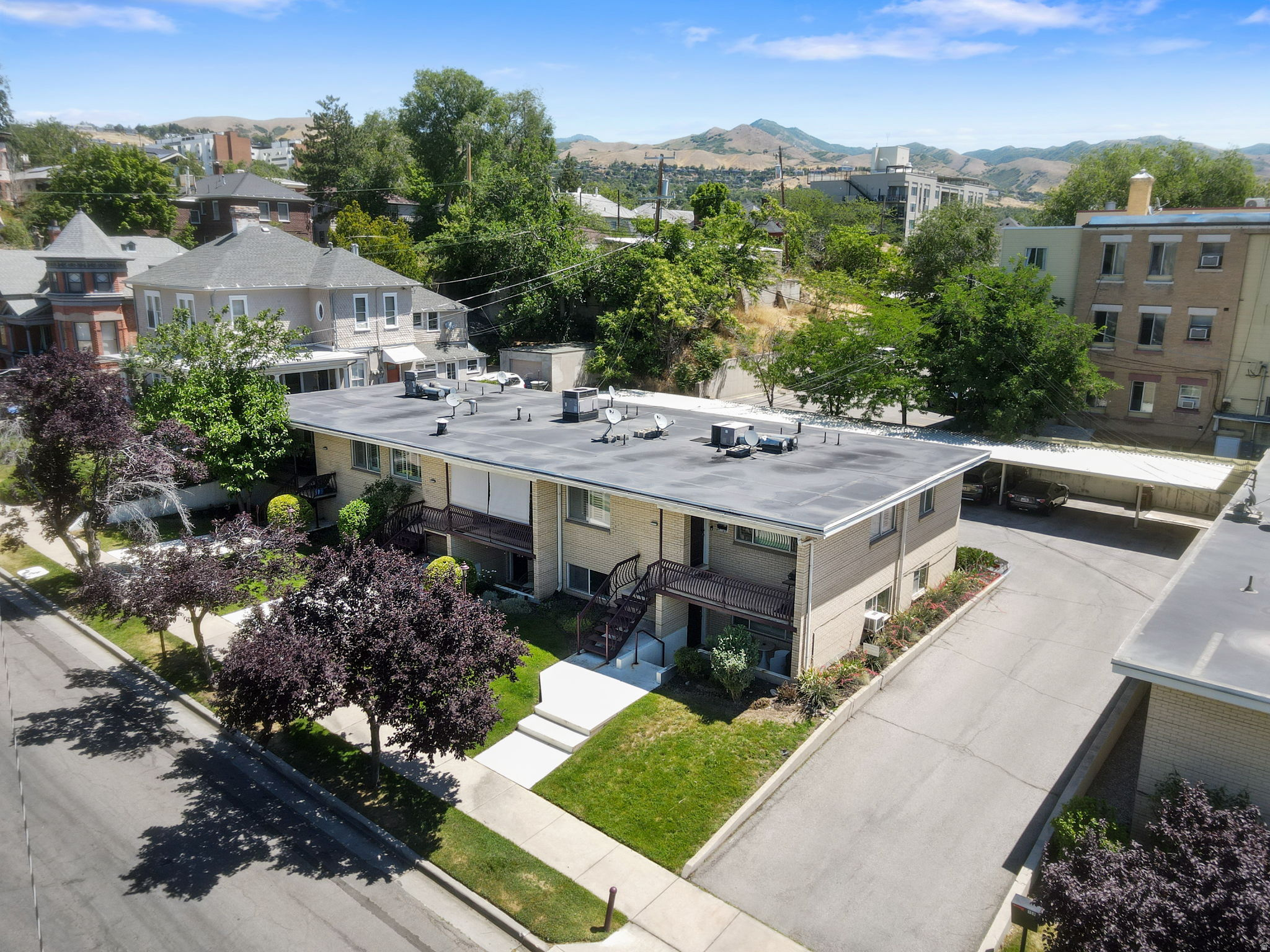 WHITE LANE CONDO - Residential