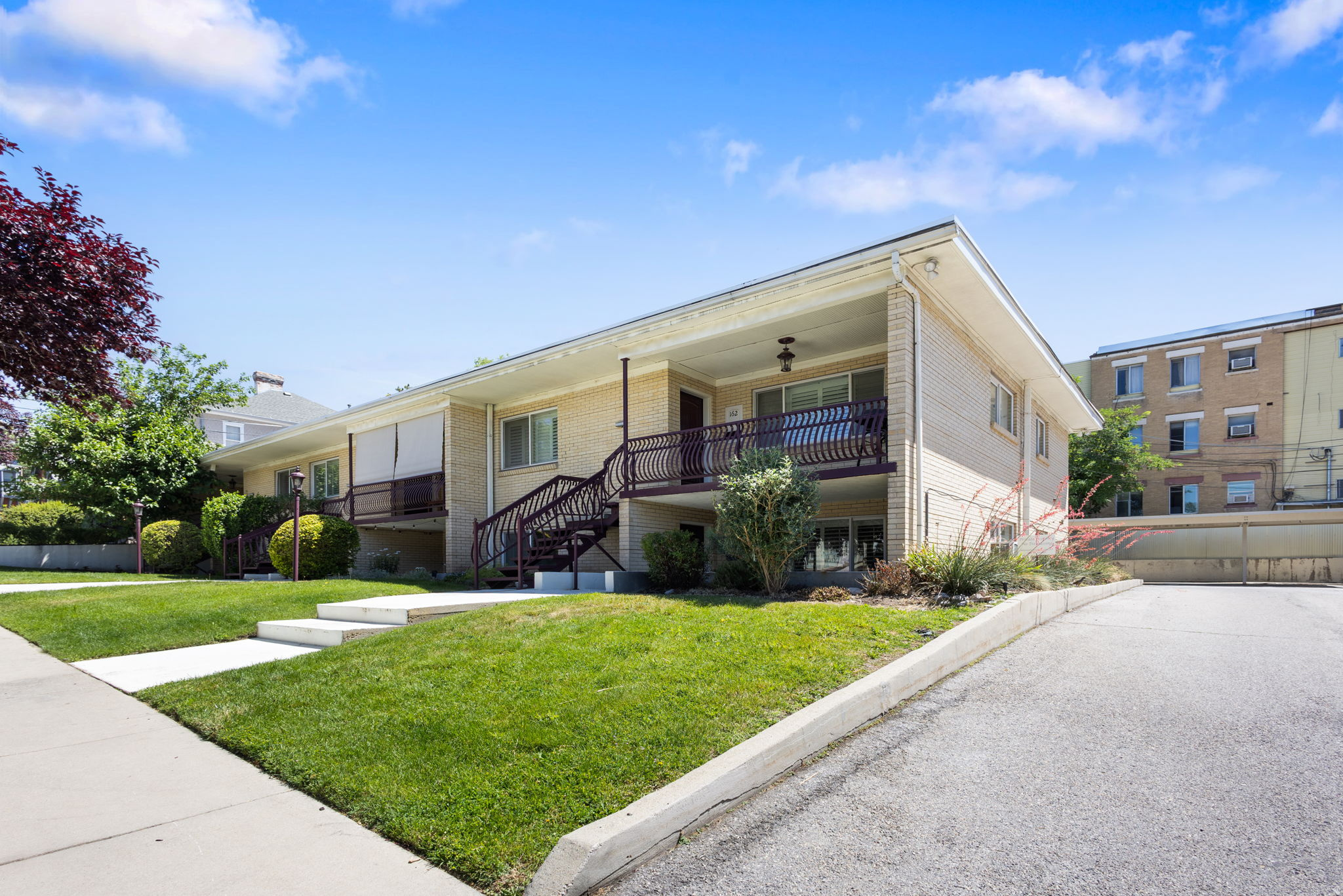 WHITE LANE CONDO - Residential