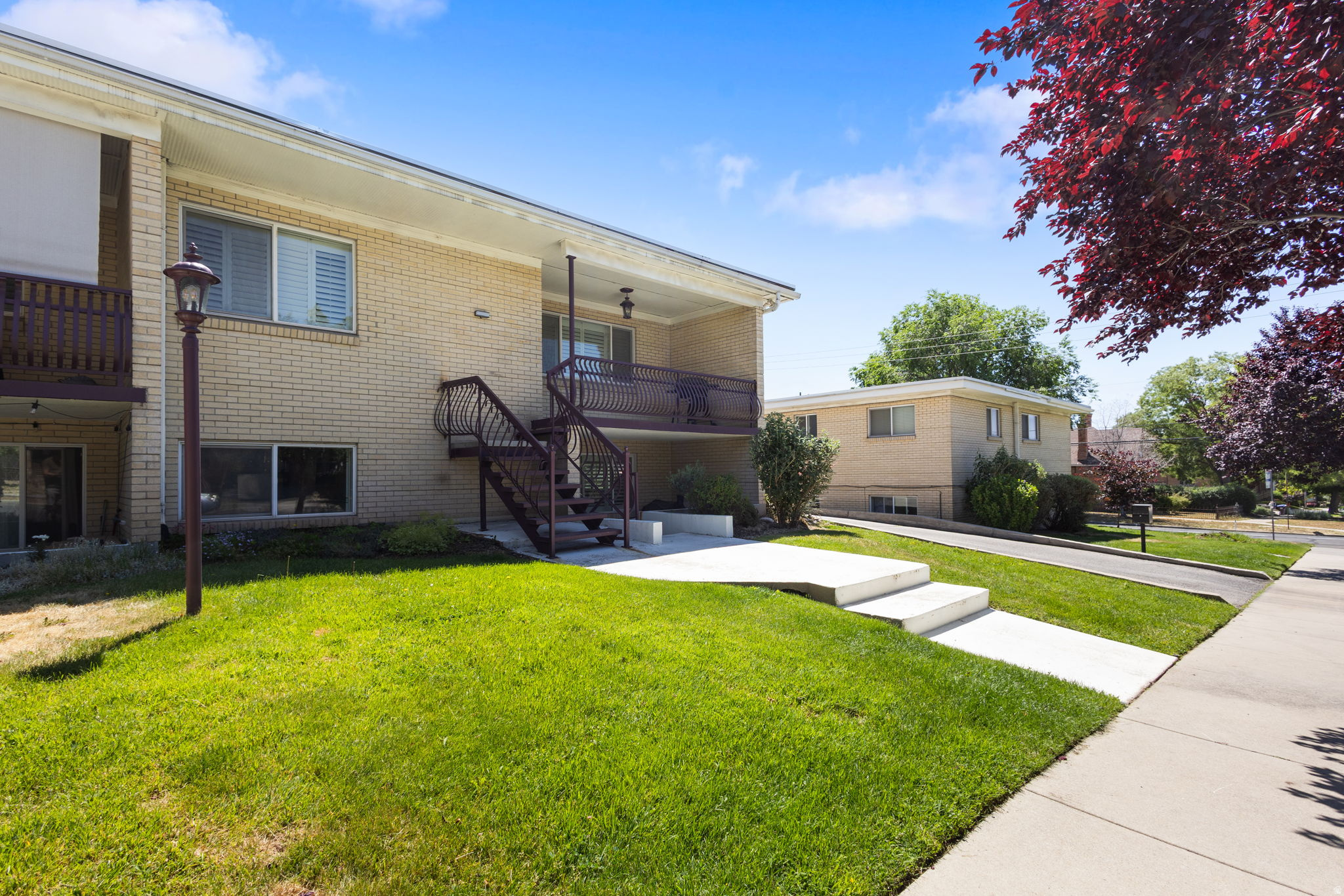 WHITE LANE CONDO - Residential