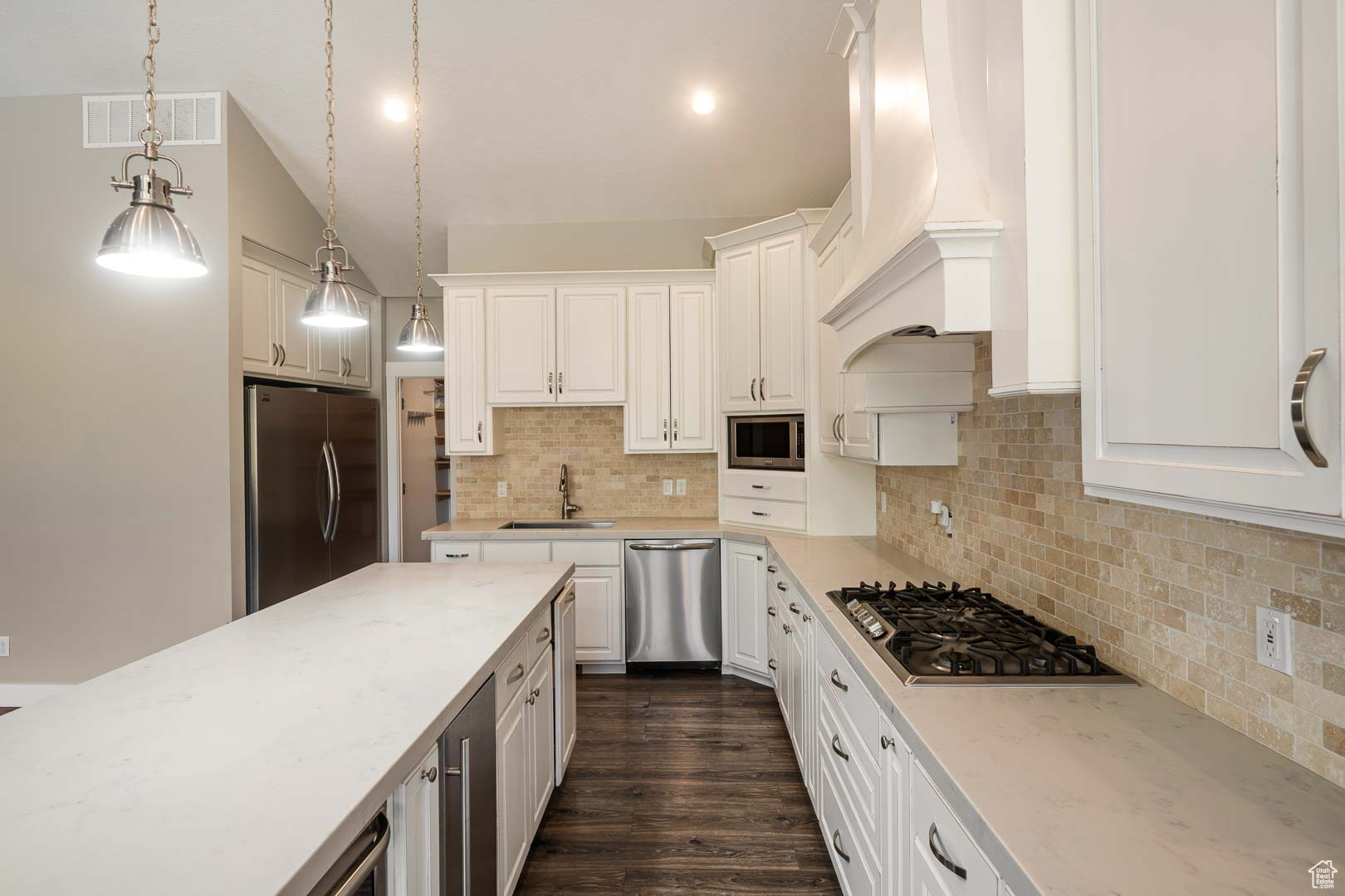 COUNTRYSIDE ESTATES - Residential