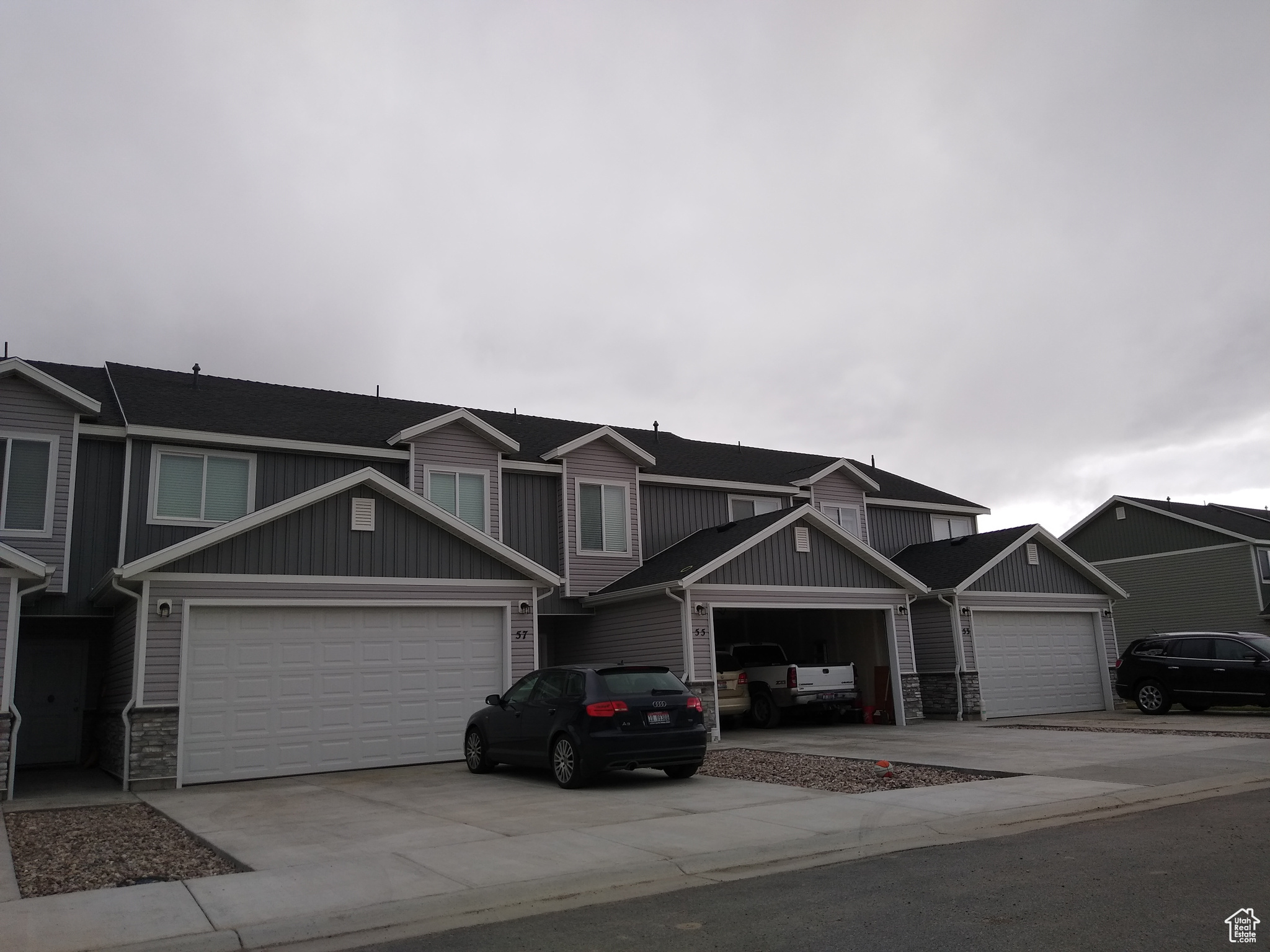 CondoStyle Living in a Quiet Idaho Community Lowmaintenance condostyle living. Bright, efficient layout with practical storage and manageable outdoor space. Near schools, parks, and amenities in a peaceful neighborhood. Ideal for downsizing, investing.