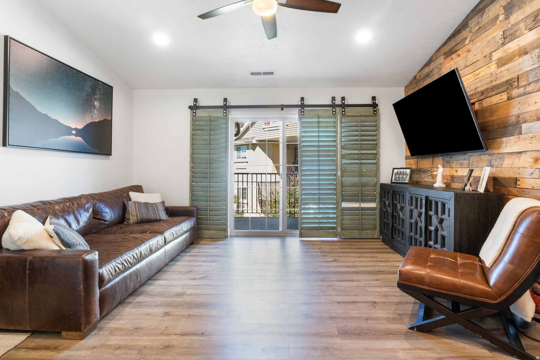 WESTBURY - Residential
