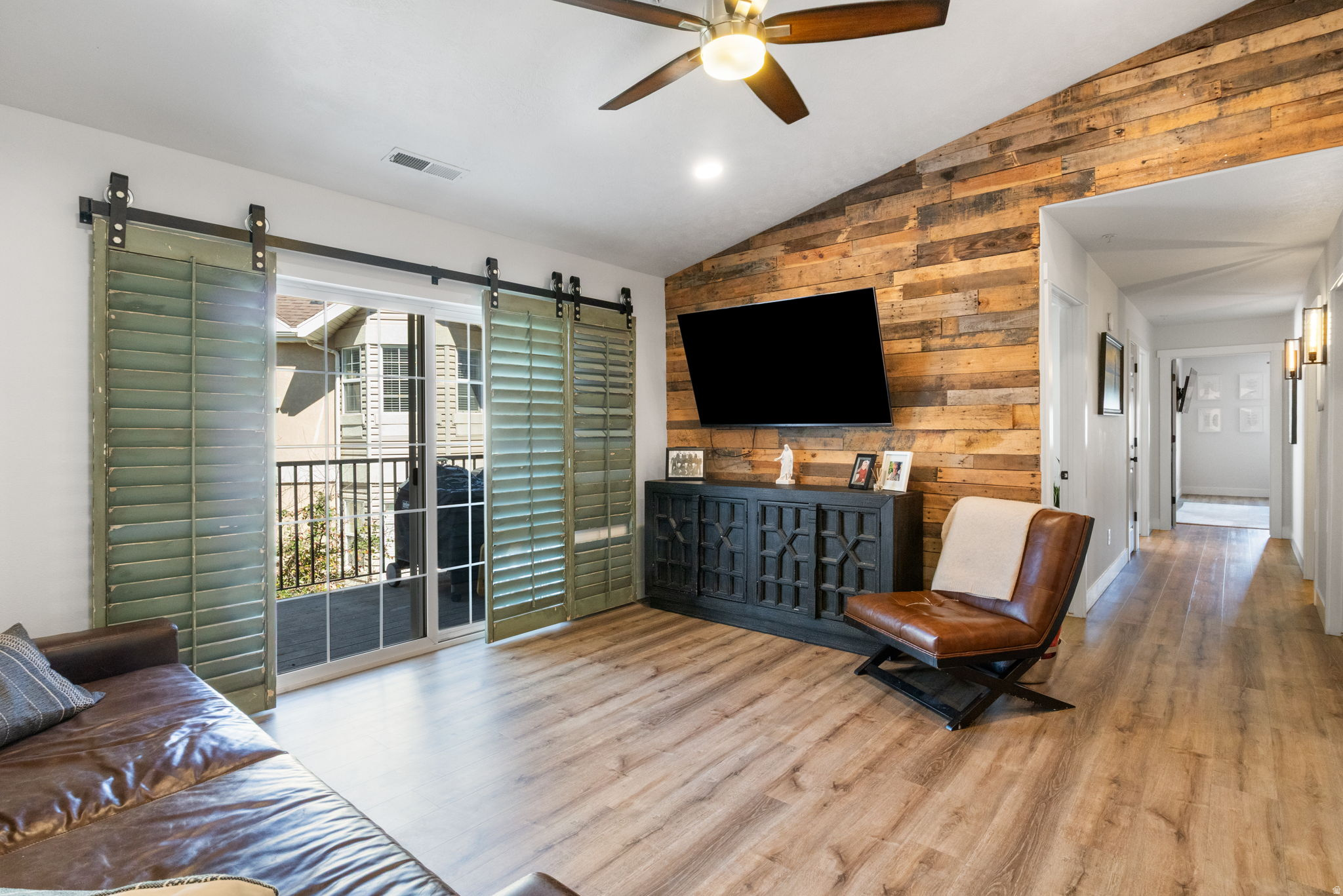 WESTBURY - Residential