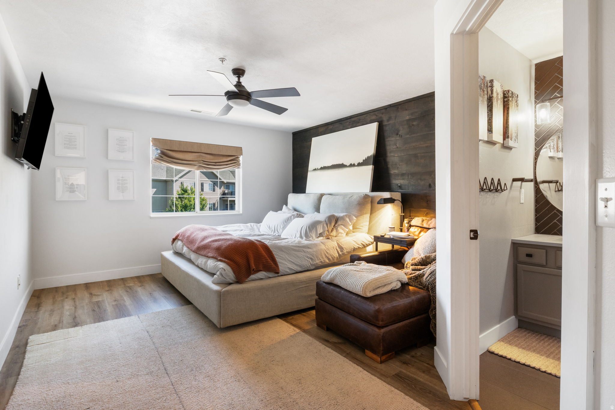 WESTBURY - Residential