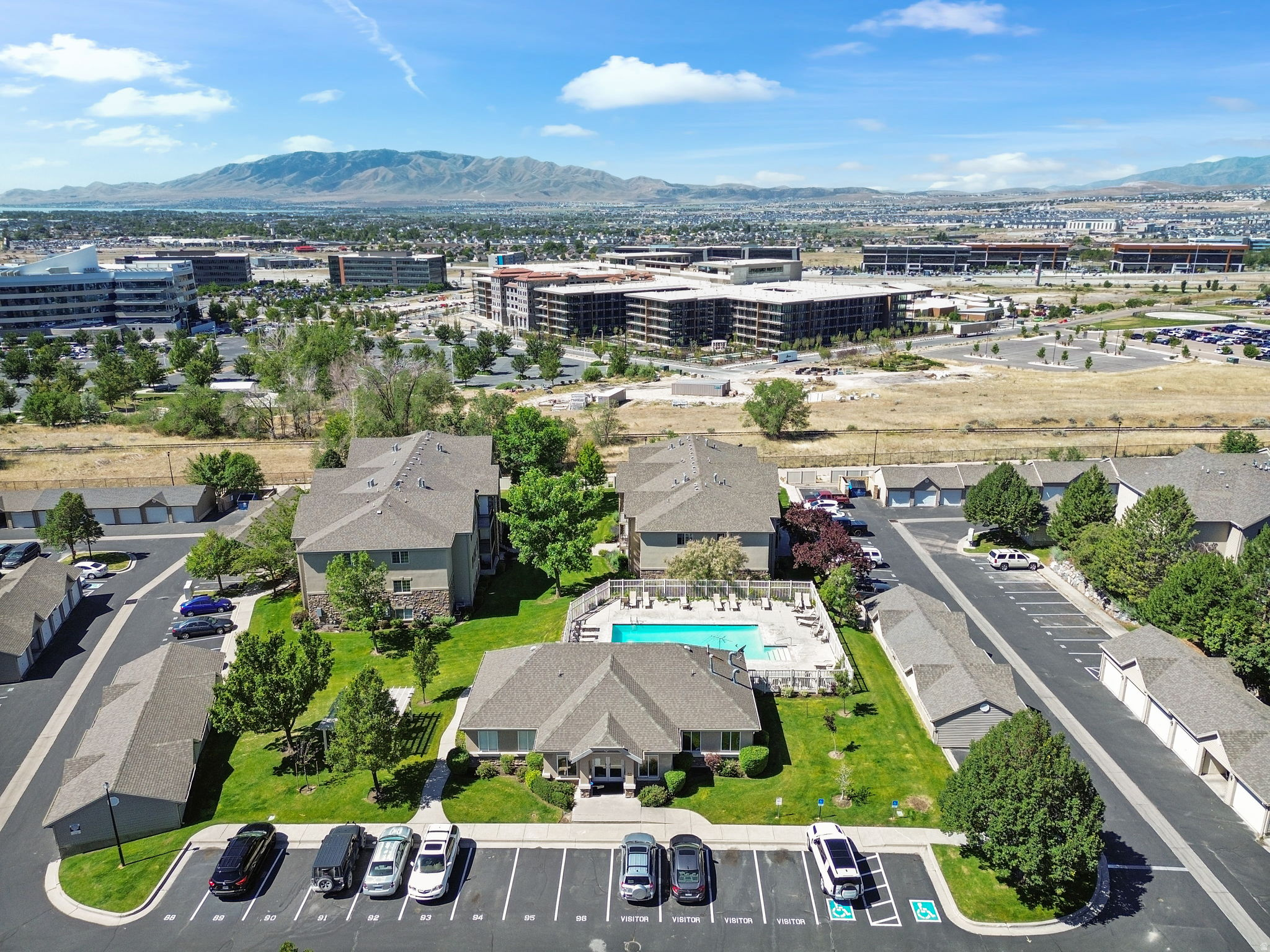 WESTBURY - Residential