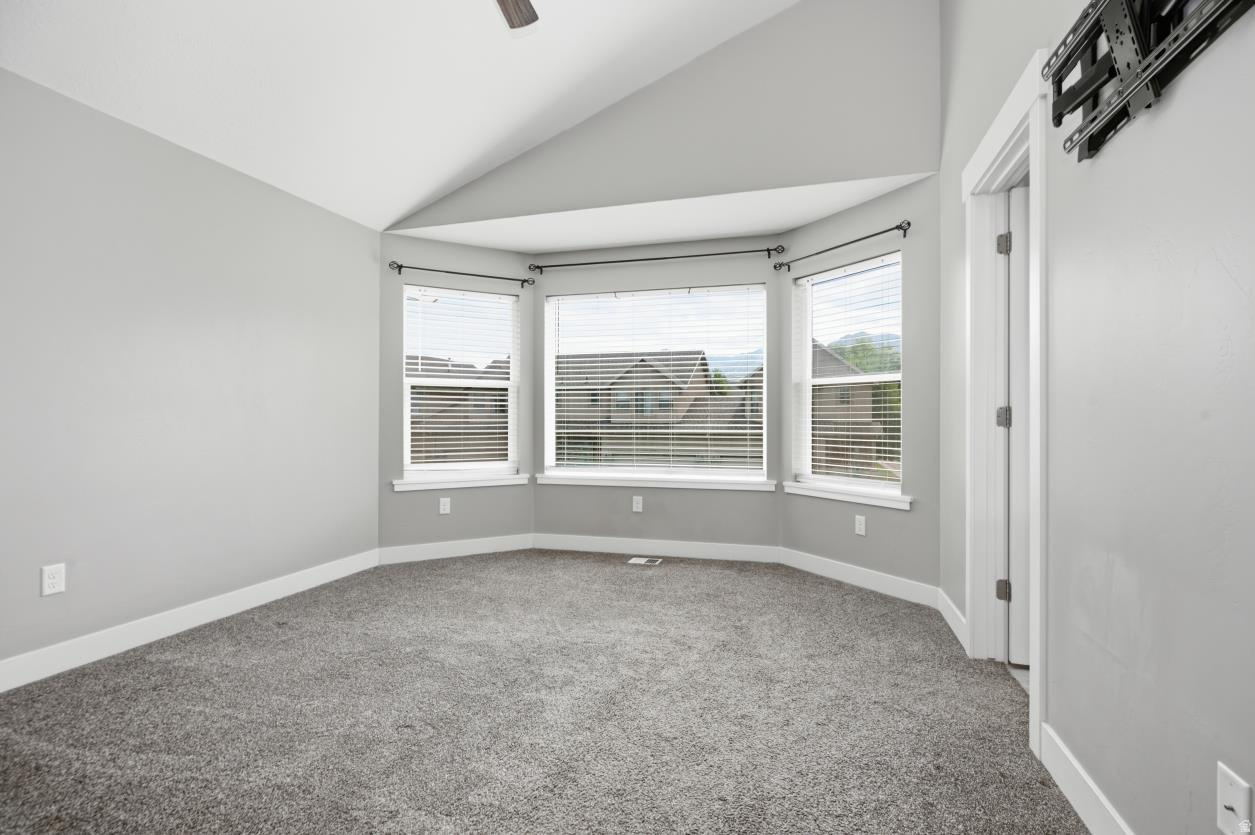 COUNTRY MEADOWS - Residential