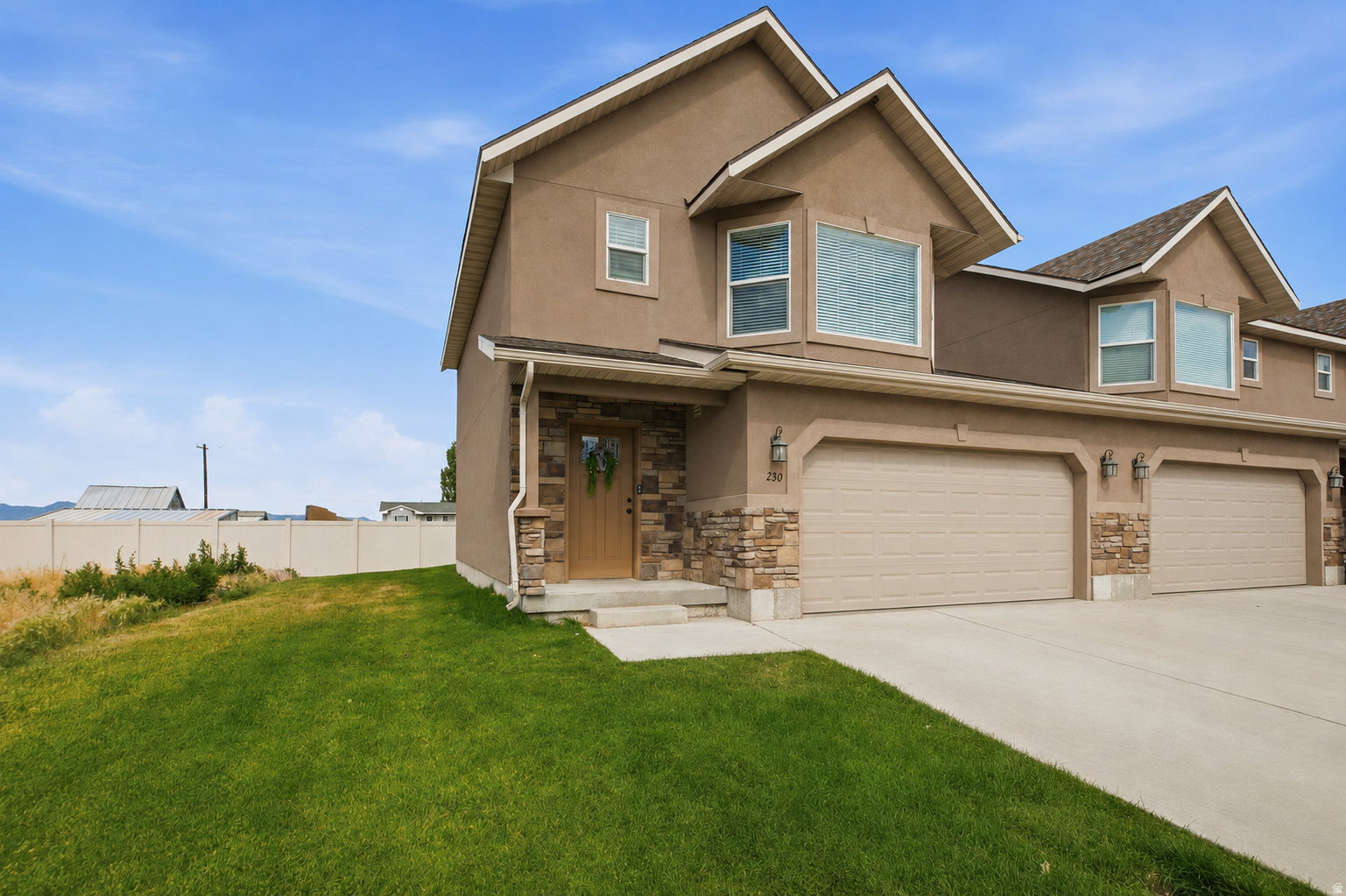 COUNTRY MEADOWS - Residential