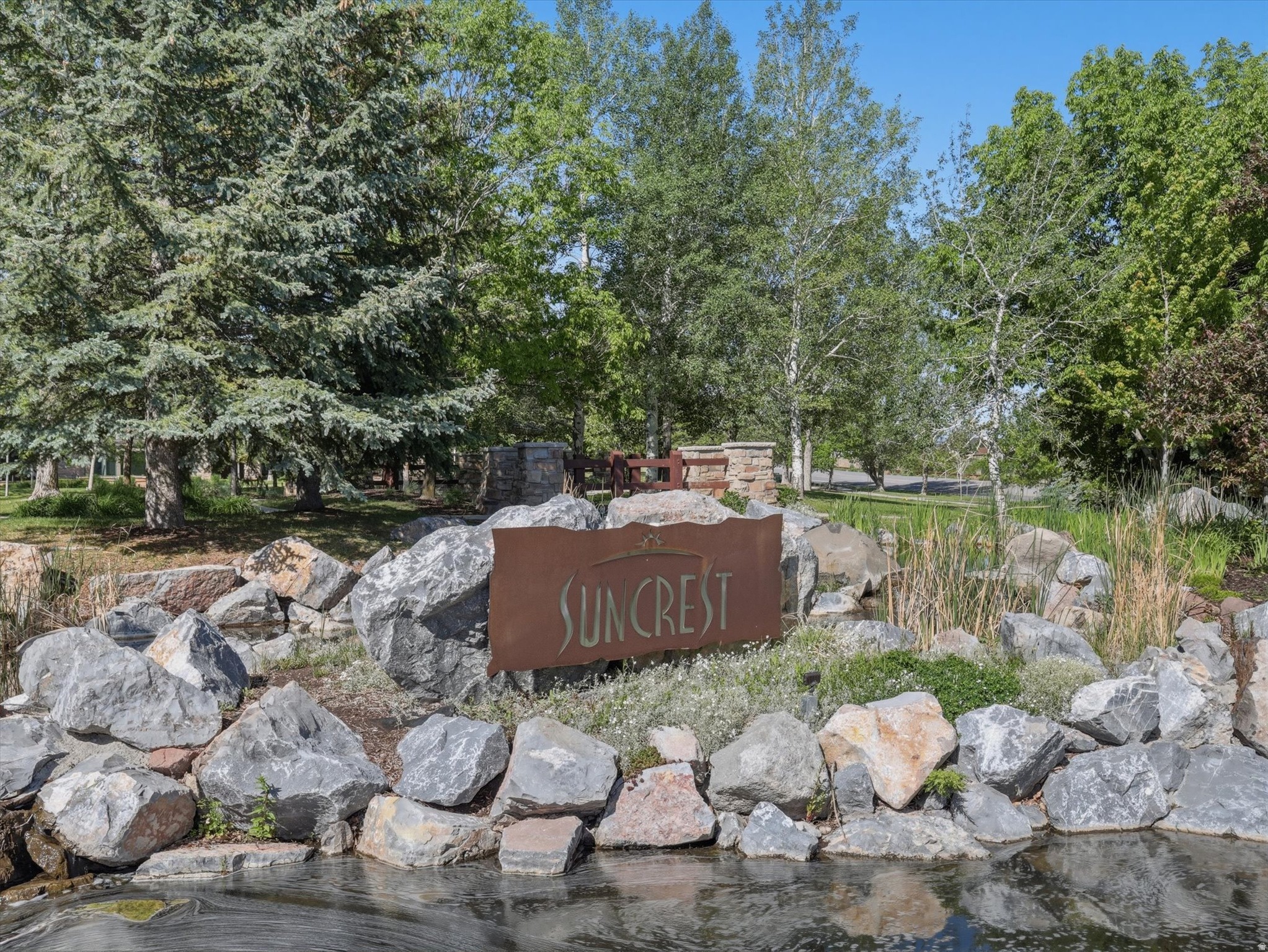 SUNCREST/EDELWEISS - Residential