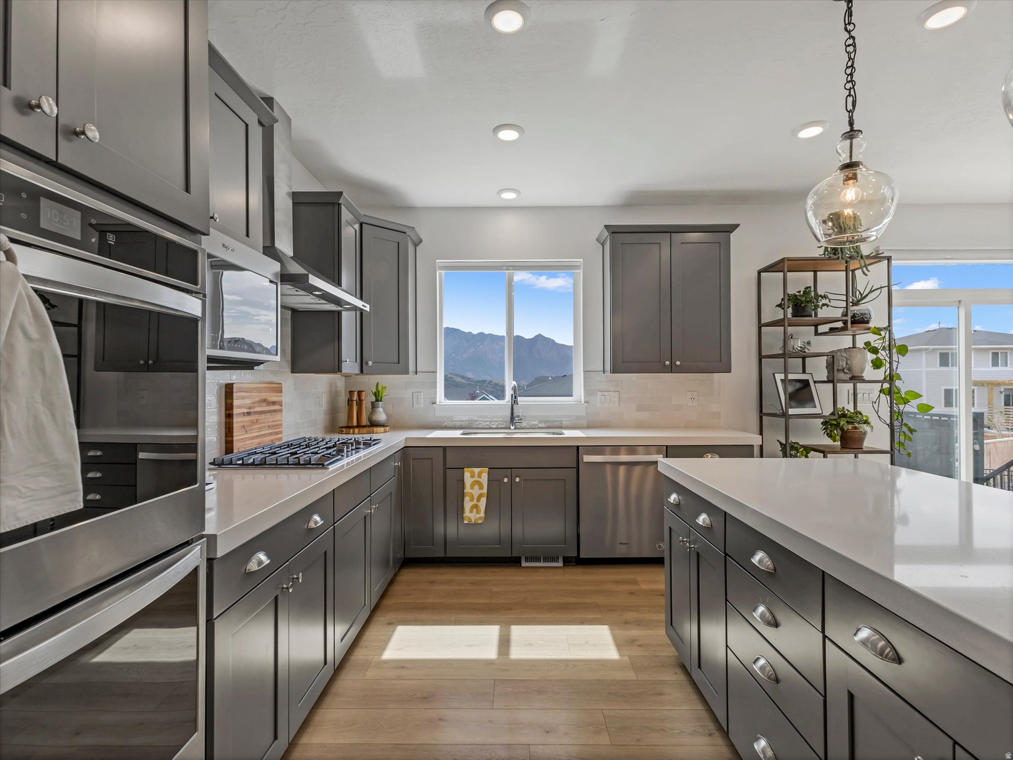 SUNCREST/EDELWEISS - Residential