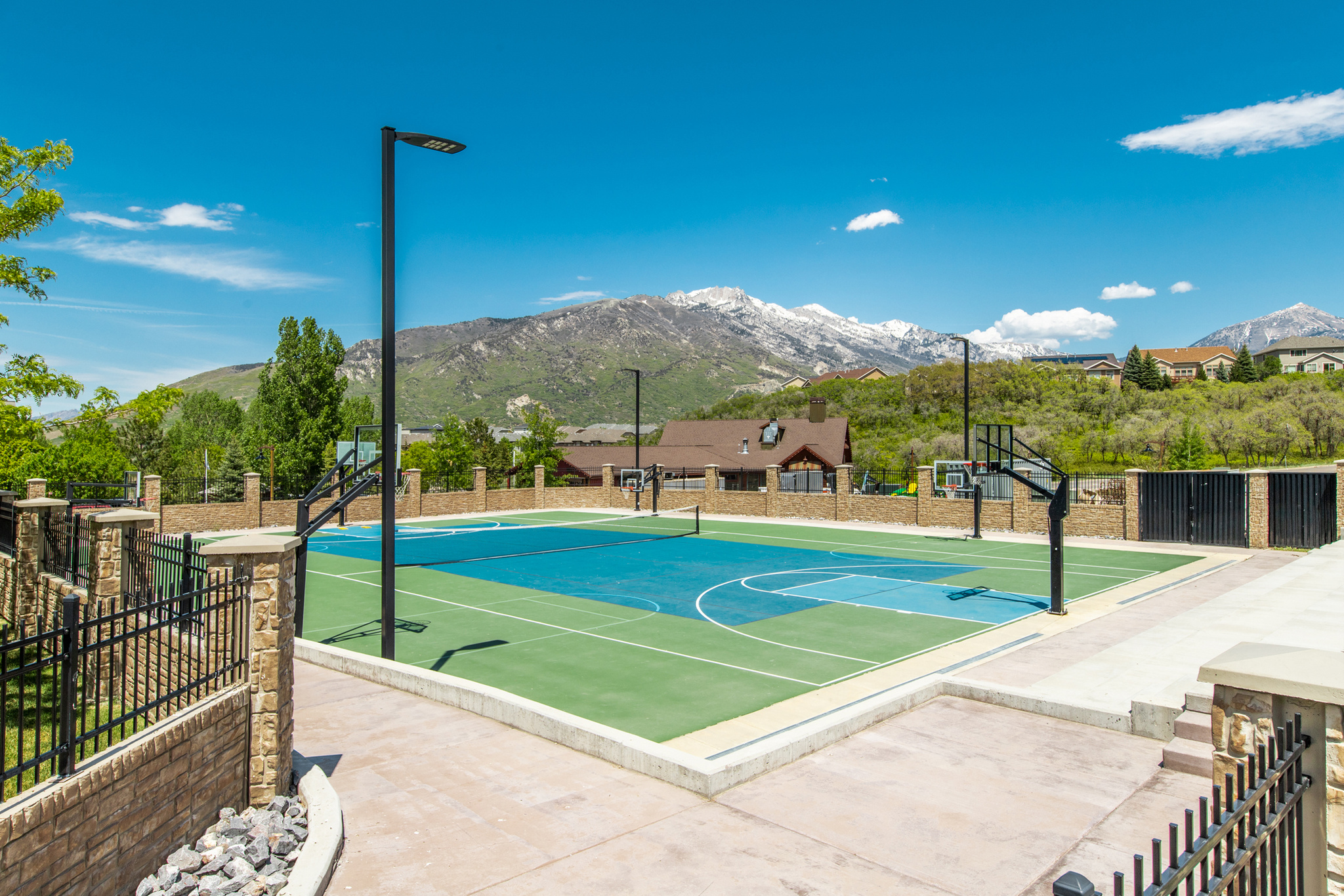 SUNCREST/EDELWEISS - Residential