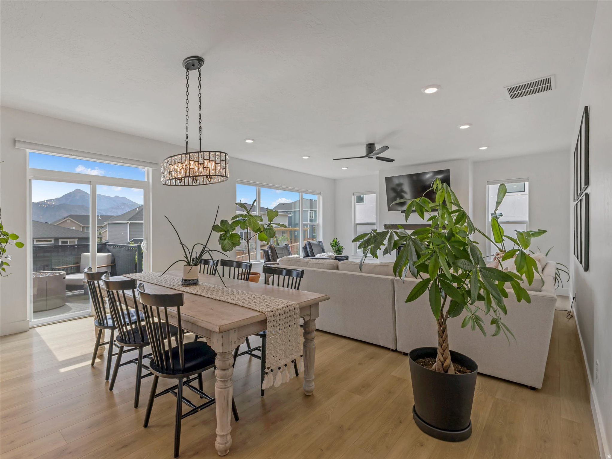 SUNCREST/EDELWEISS - Residential