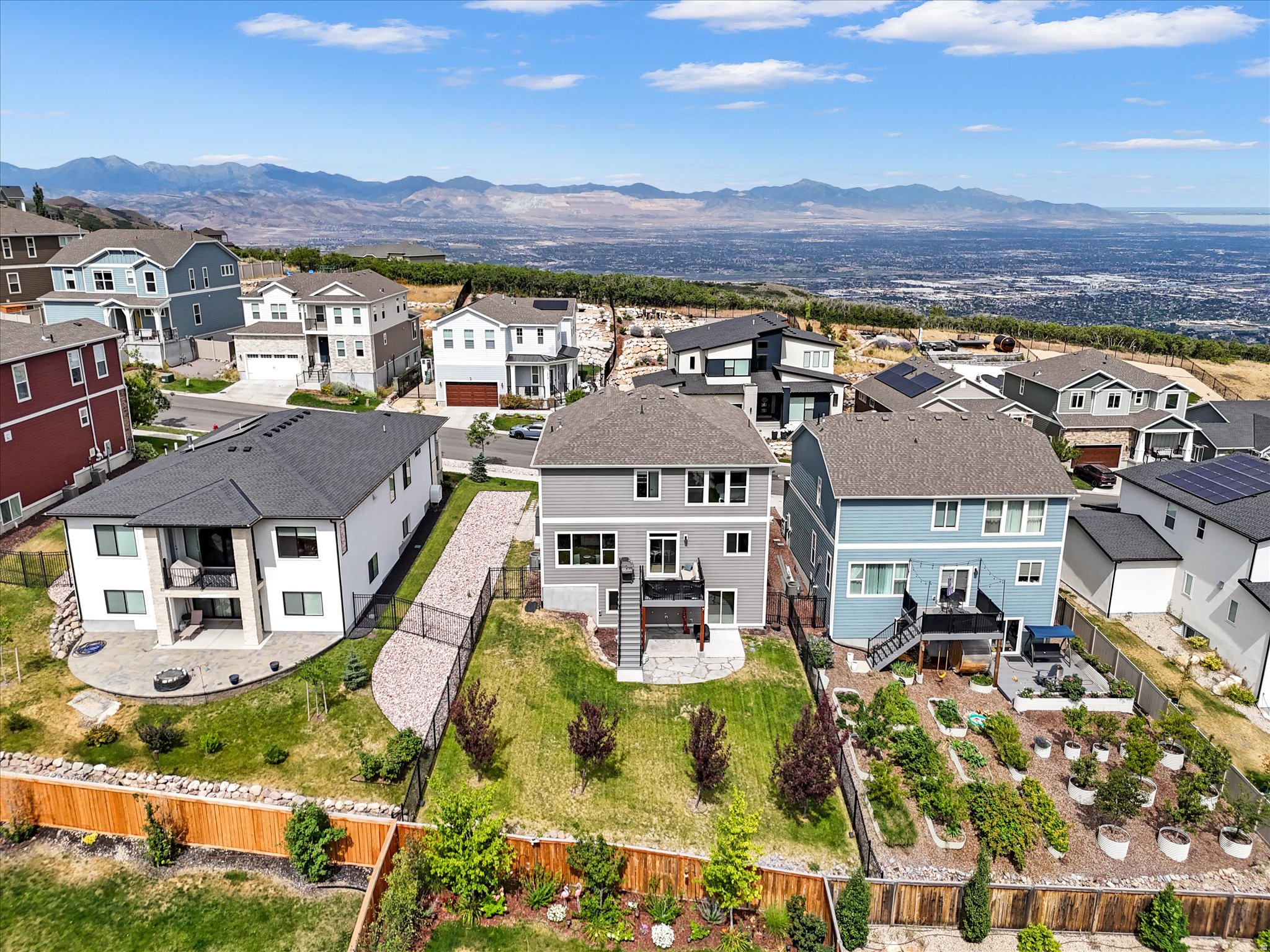 SUNCREST/EDELWEISS - Residential