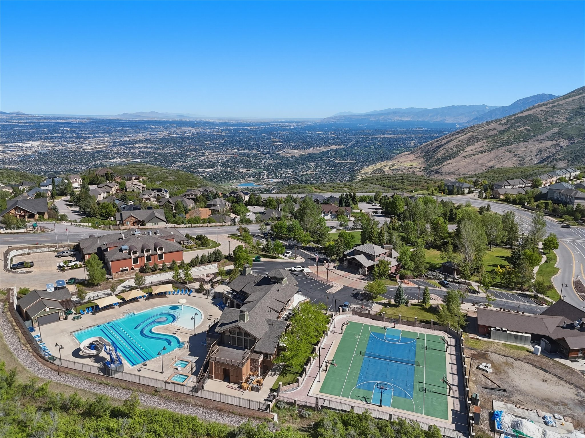 SUNCREST/EDELWEISS - Residential