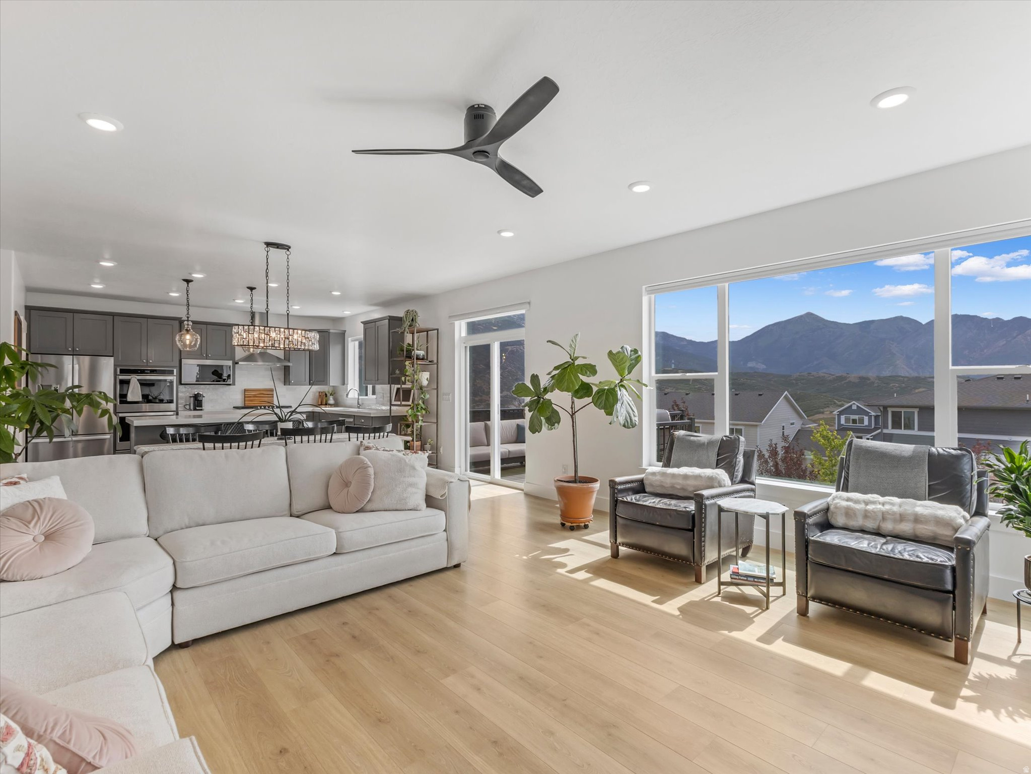 SUNCREST/EDELWEISS - Residential
