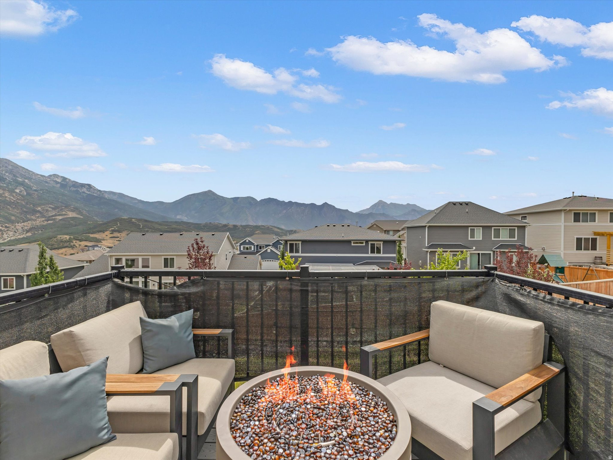 SUNCREST/EDELWEISS - Residential