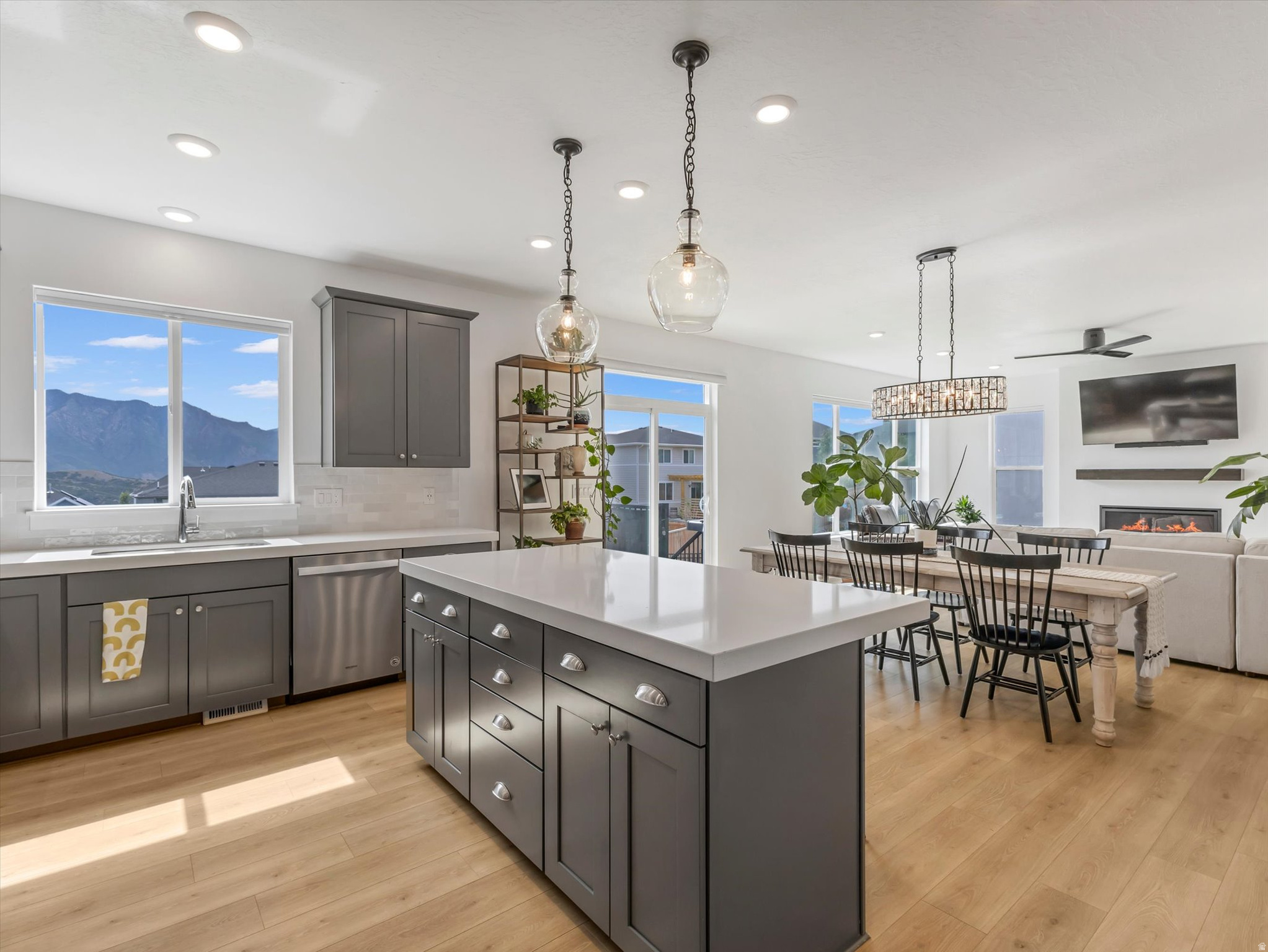 SUNCREST/EDELWEISS - Residential