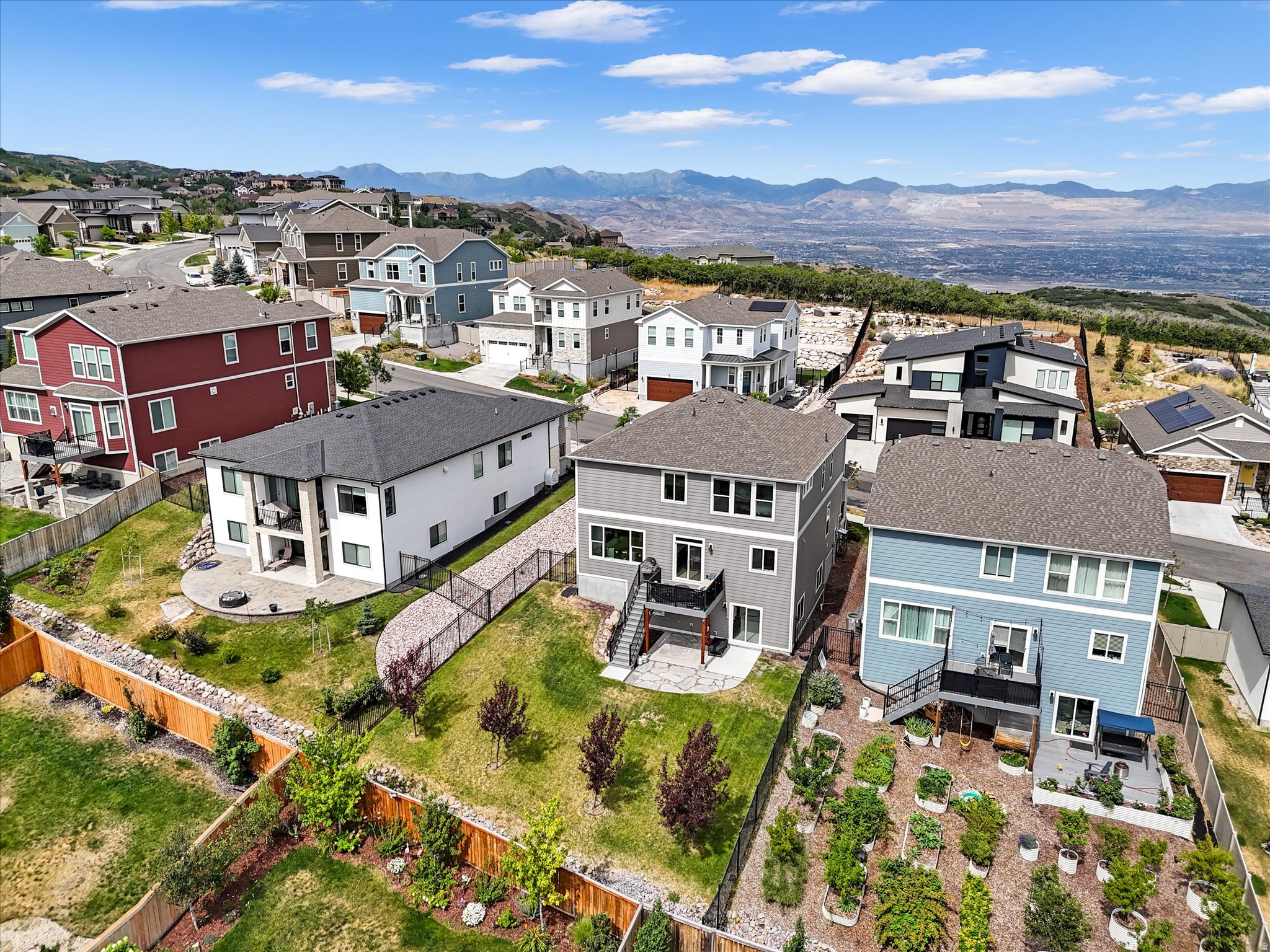 SUNCREST/EDELWEISS - Residential