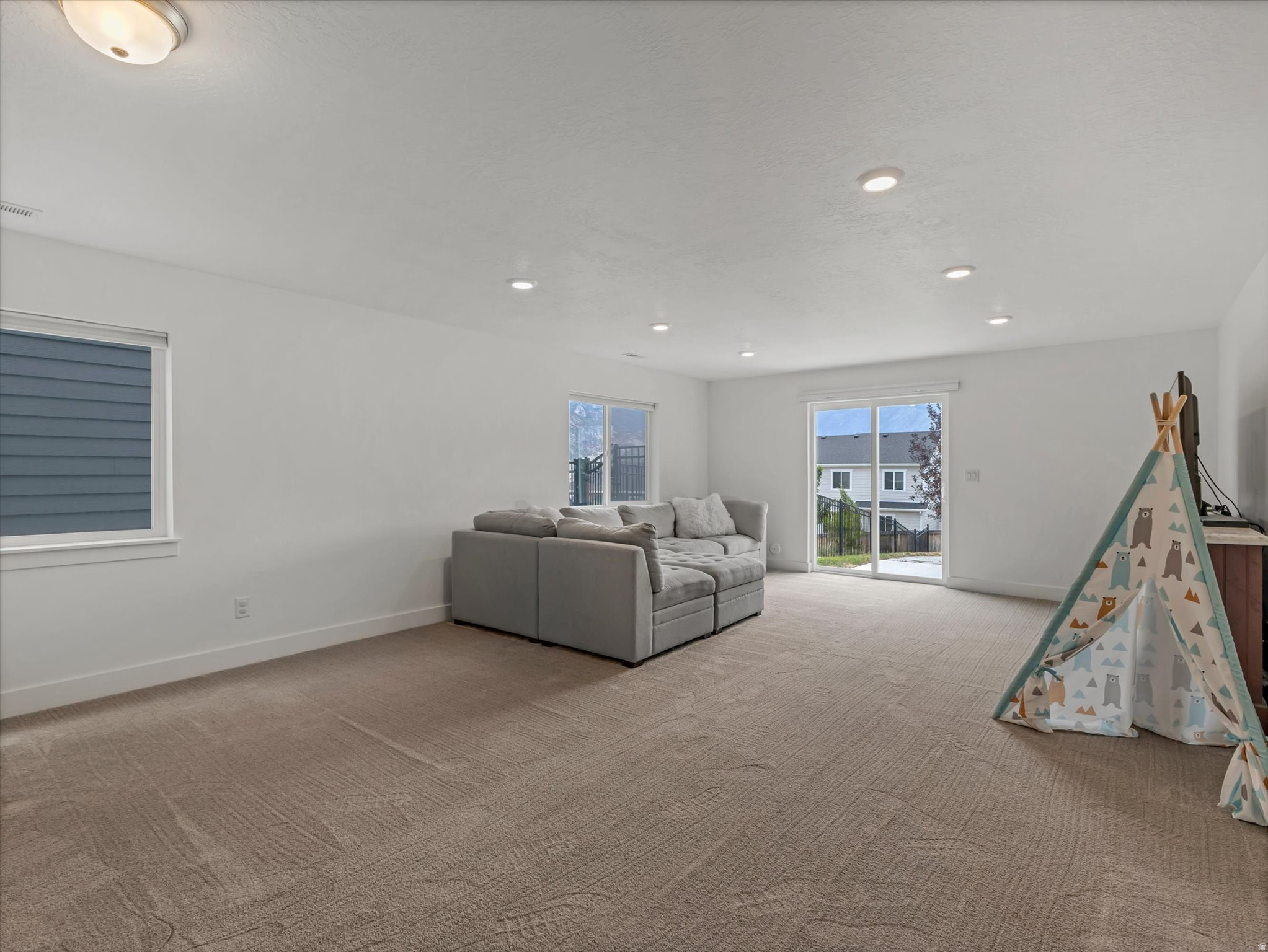 SUNCREST/EDELWEISS - Residential