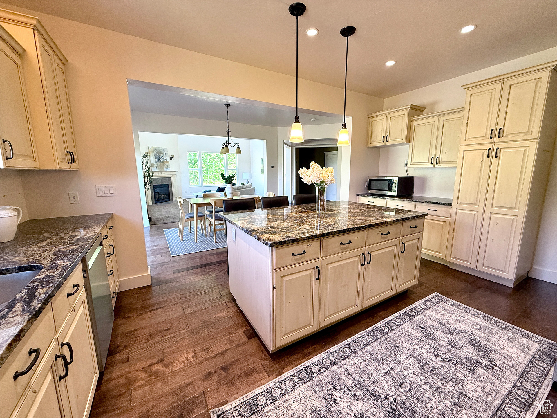 MAPLE LEAF ESTATES - Residential