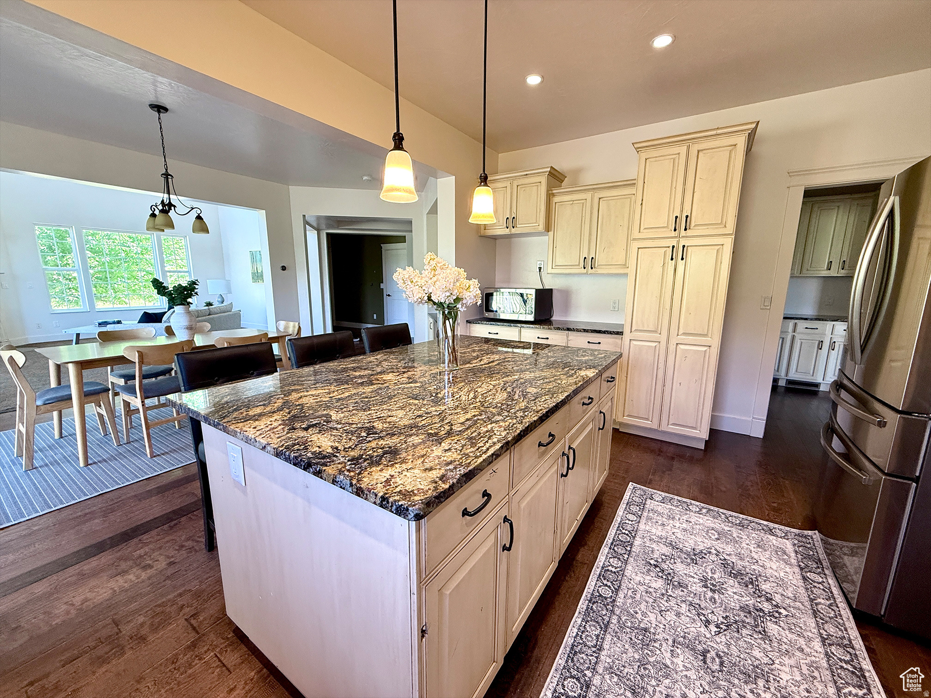 MAPLE LEAF ESTATES - Residential