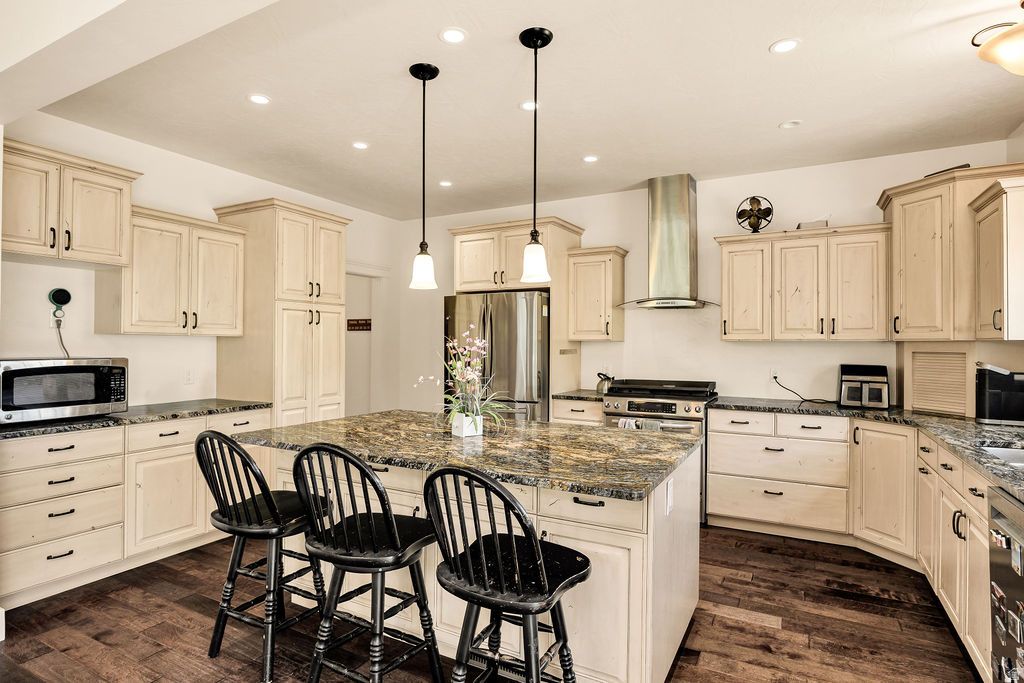 MAPLE LEAF ESTATES - Residential
