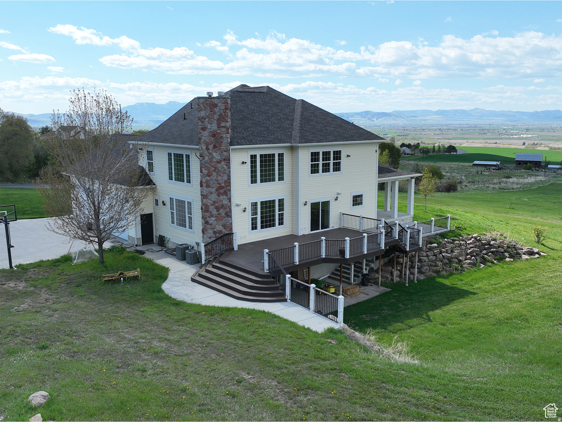 MAPLE LEAF ESTATES - Residential