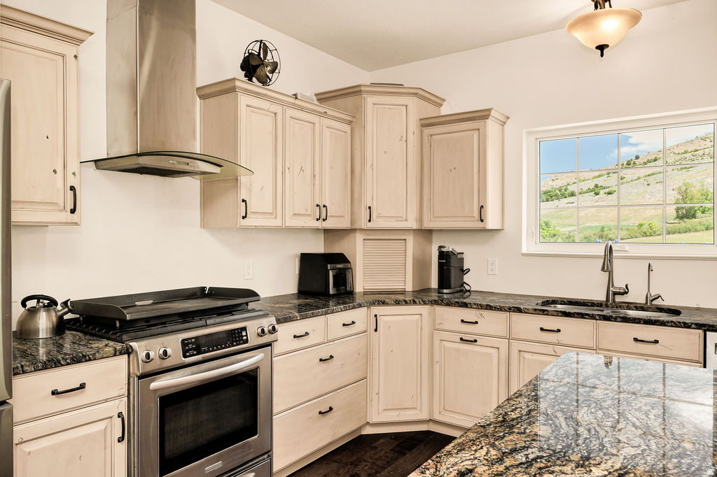 MAPLE LEAF ESTATES - Residential