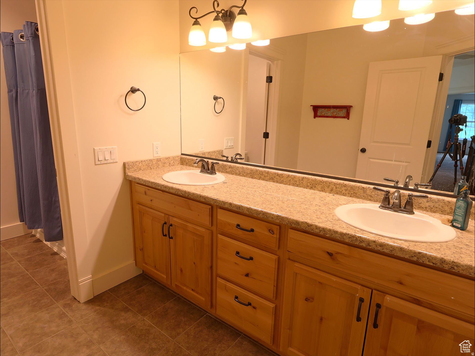 MAPLE LEAF ESTATES - Residential