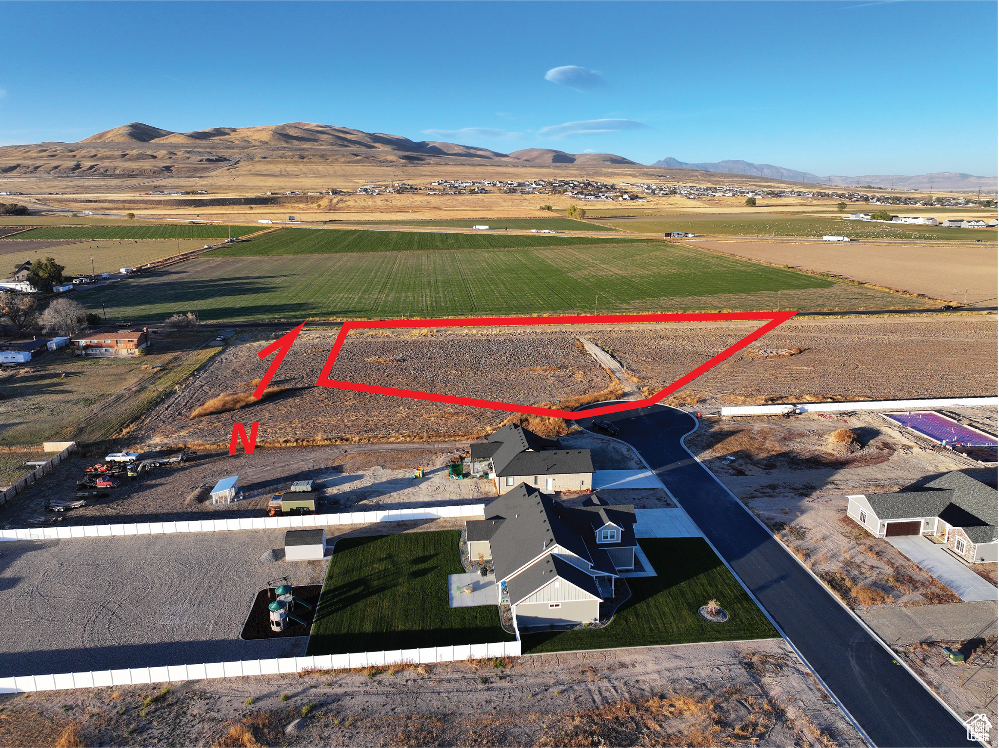 BECKAMS EDGE PHASE 2 - Land